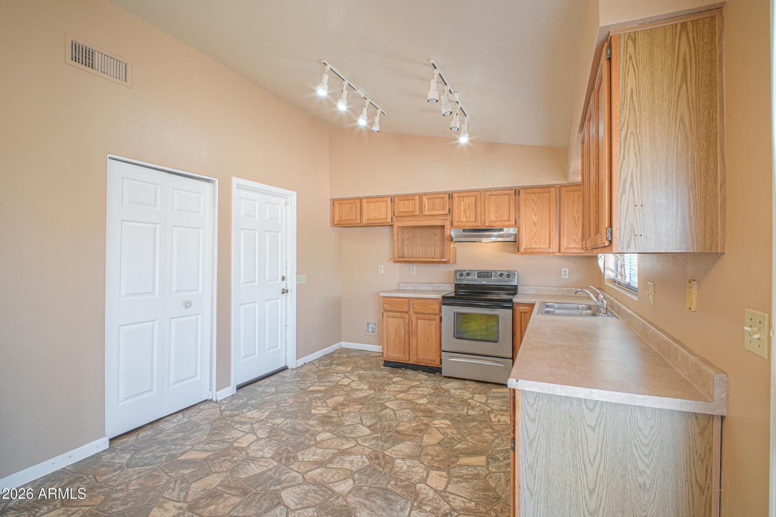420 E Duke Drive, Casa Grande, AZ 85122 — photo 11 of 30