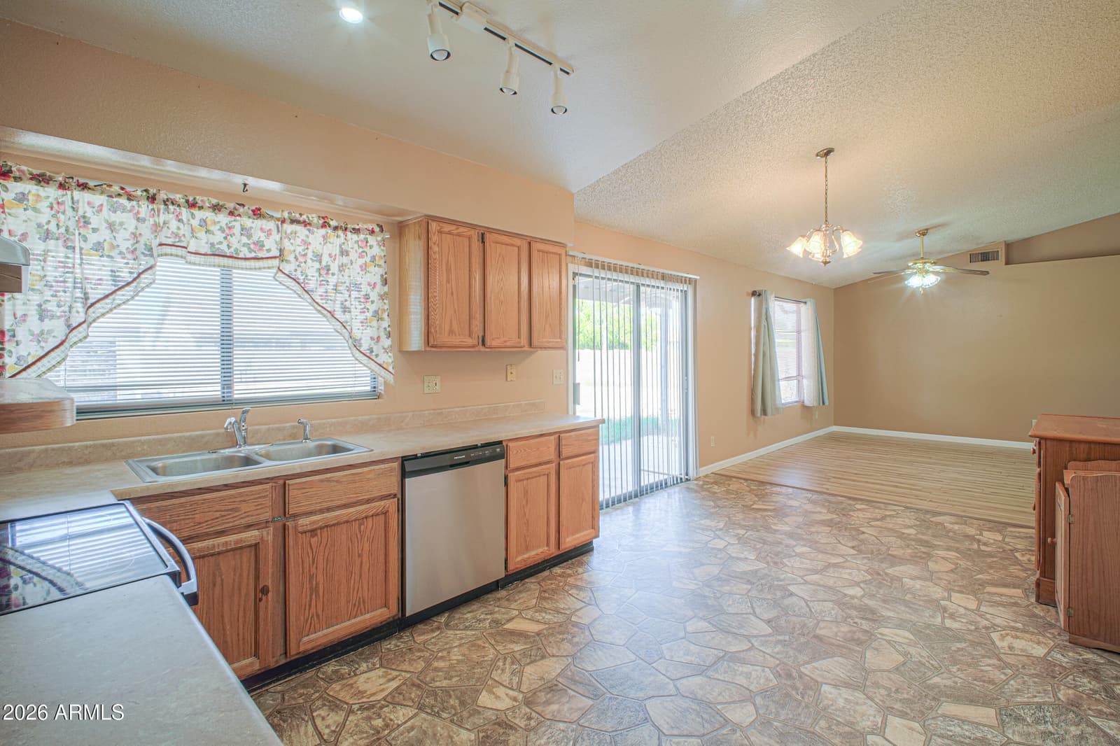420 E Duke Drive, Casa Grande, AZ 85122 — photo 13 of 30