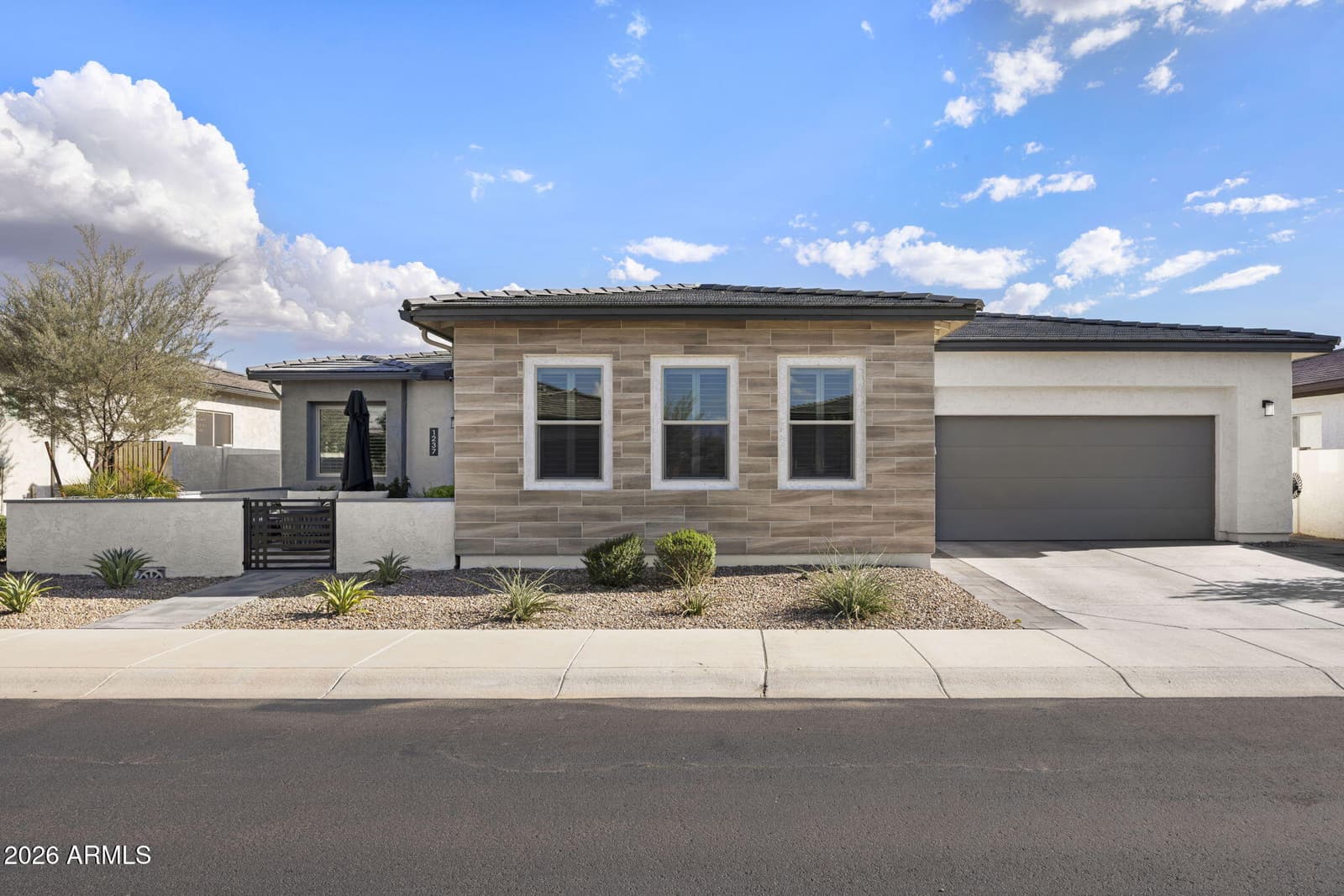 1237 W Cherrywood Drive, San Tan Valley, AZ 85140 — photo 4 of 78