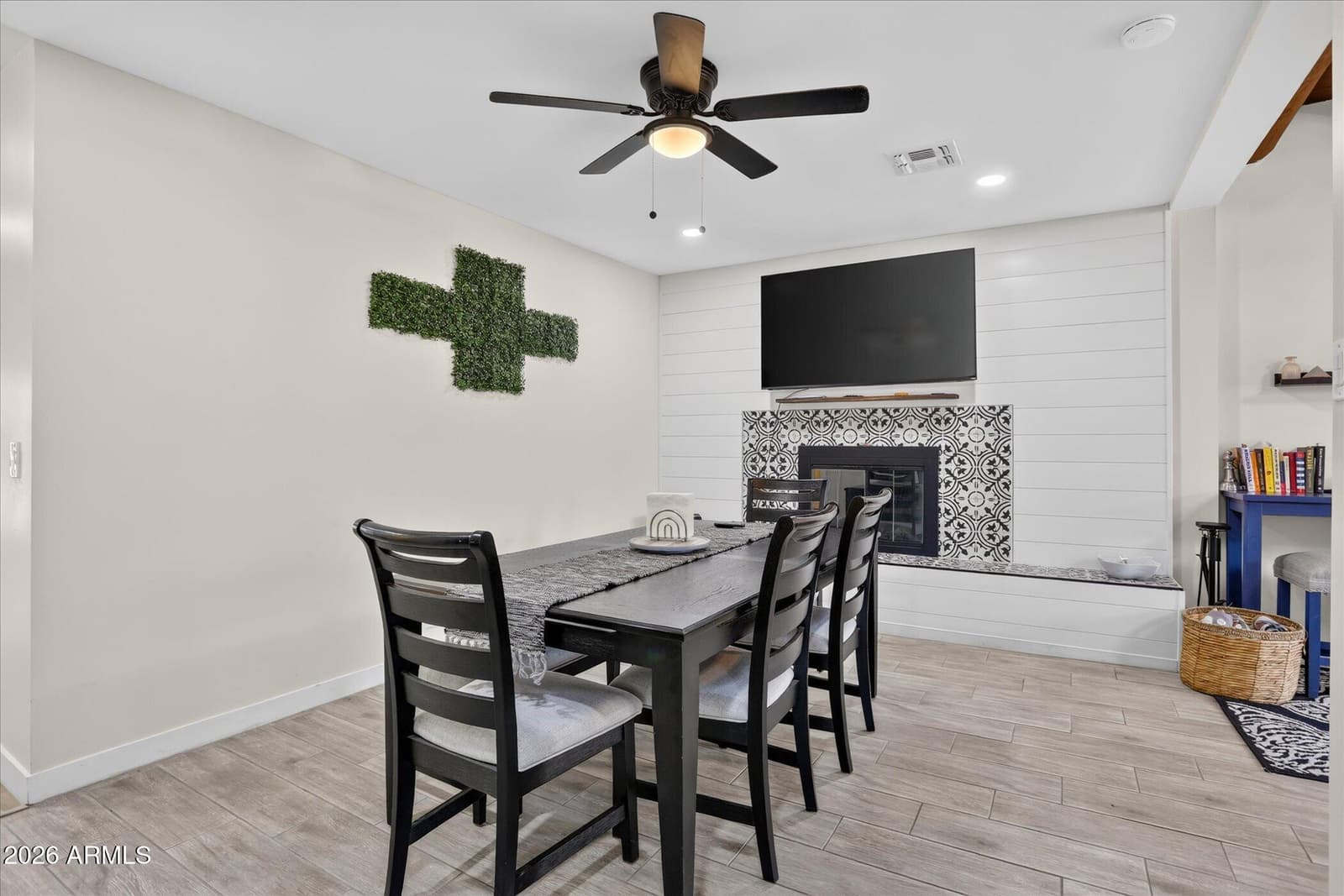 2334 W Augusta Avenue, Phoenix, AZ 85021 — photo 15 of 54