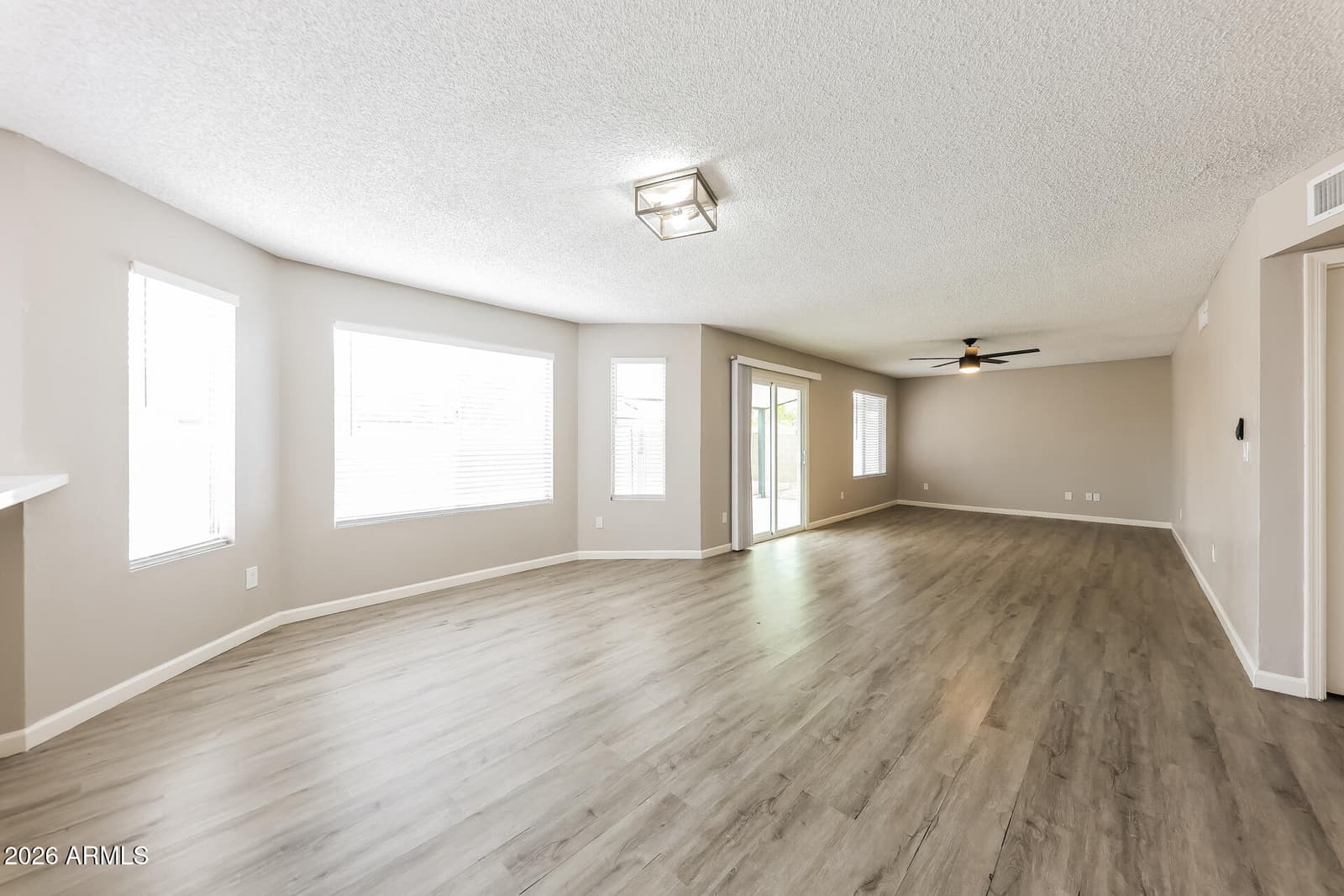 11317 N 92nd Avenue, Peoria, AZ 85345 — photo 5 of 23