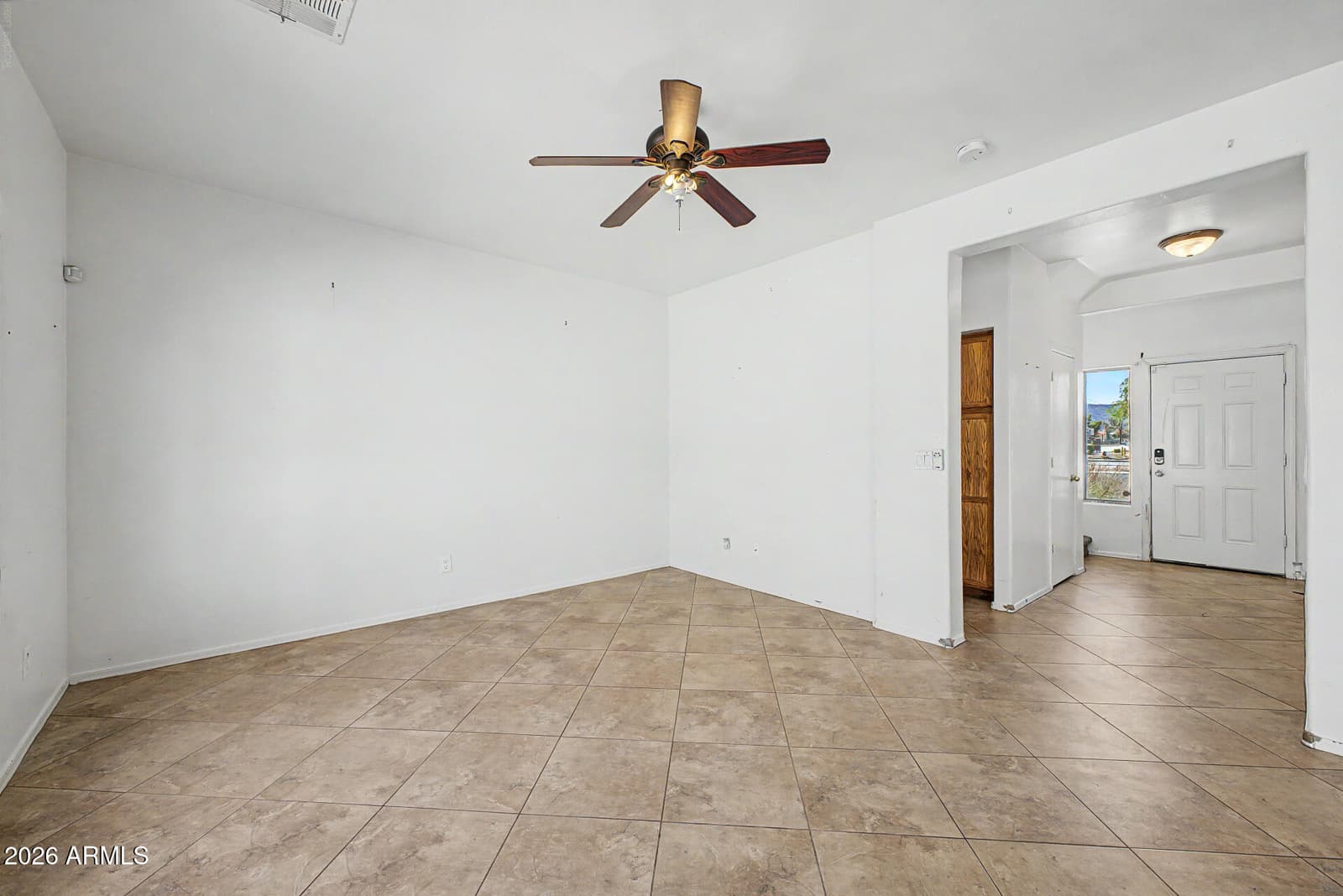634 E Dekalb Lane, Phoenix, AZ 85040 — photo 7 of 30