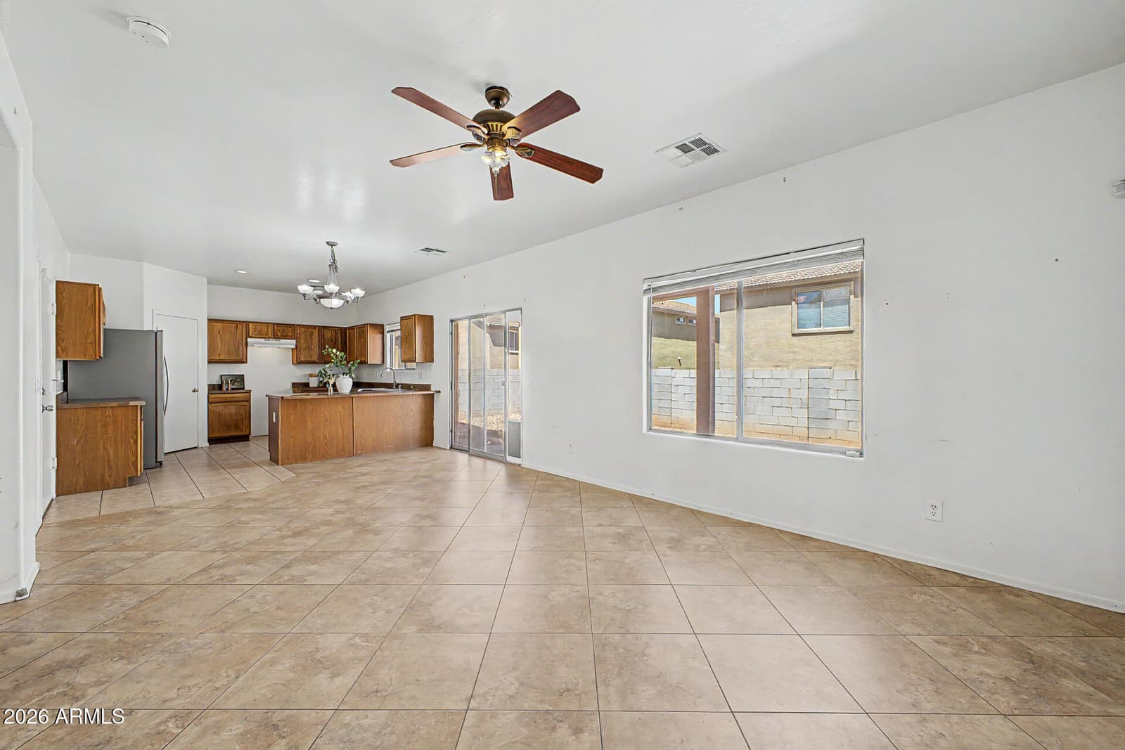 634 E Dekalb Lane, Phoenix, AZ 85040 — photo 8 of 30
