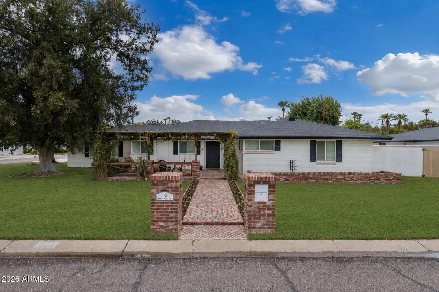 128 E Myrtle Avenue, Phoenix, AZ 85020 — photo 1 of 46