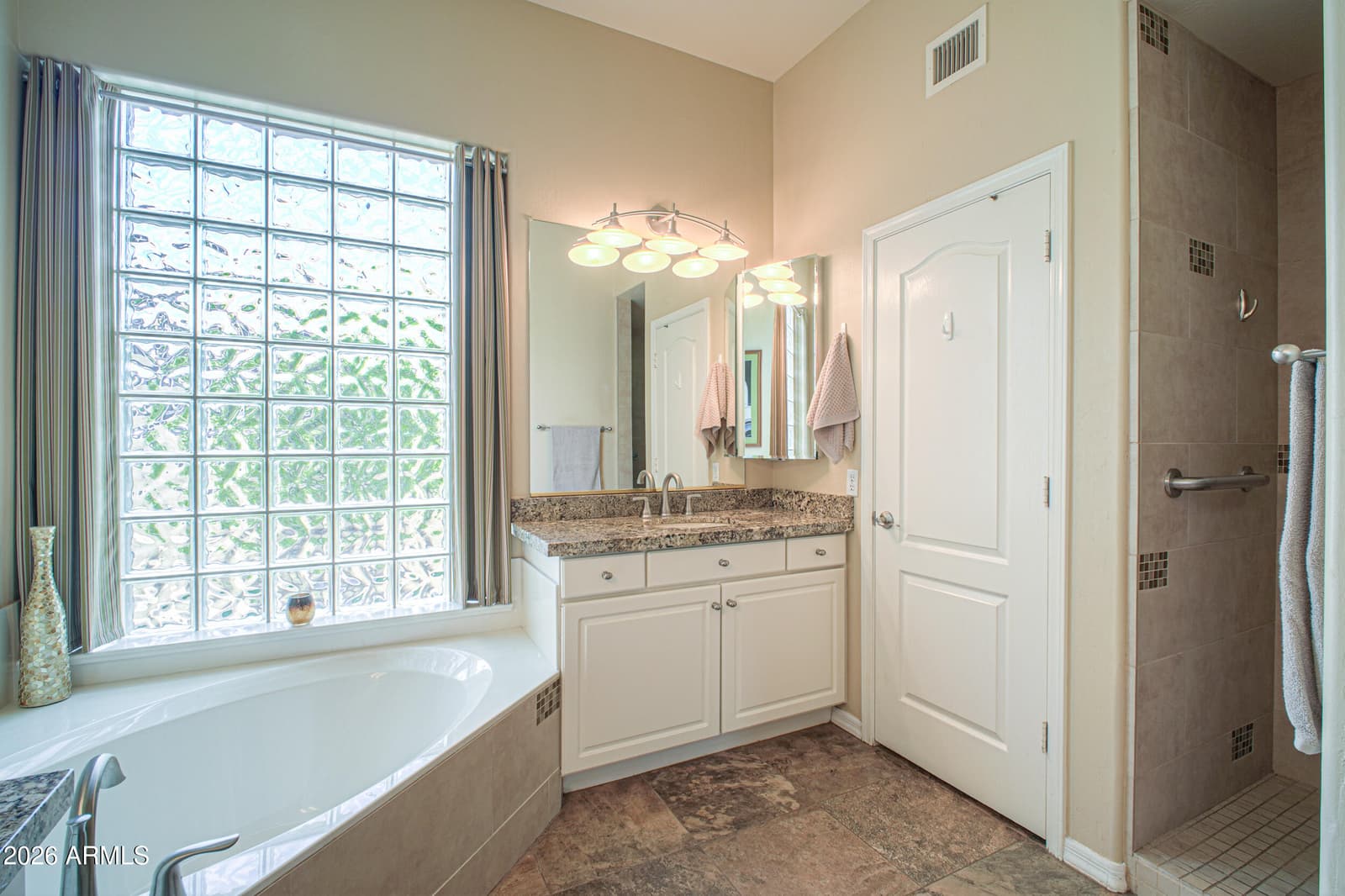 1611 E Redfield Road, Phoenix, AZ 85022 — photo 32 of 59