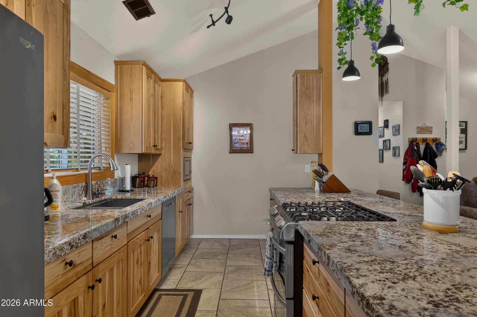 9907 Heritage Drive, Flagstaff, AZ 86004 — photo 4 of 36