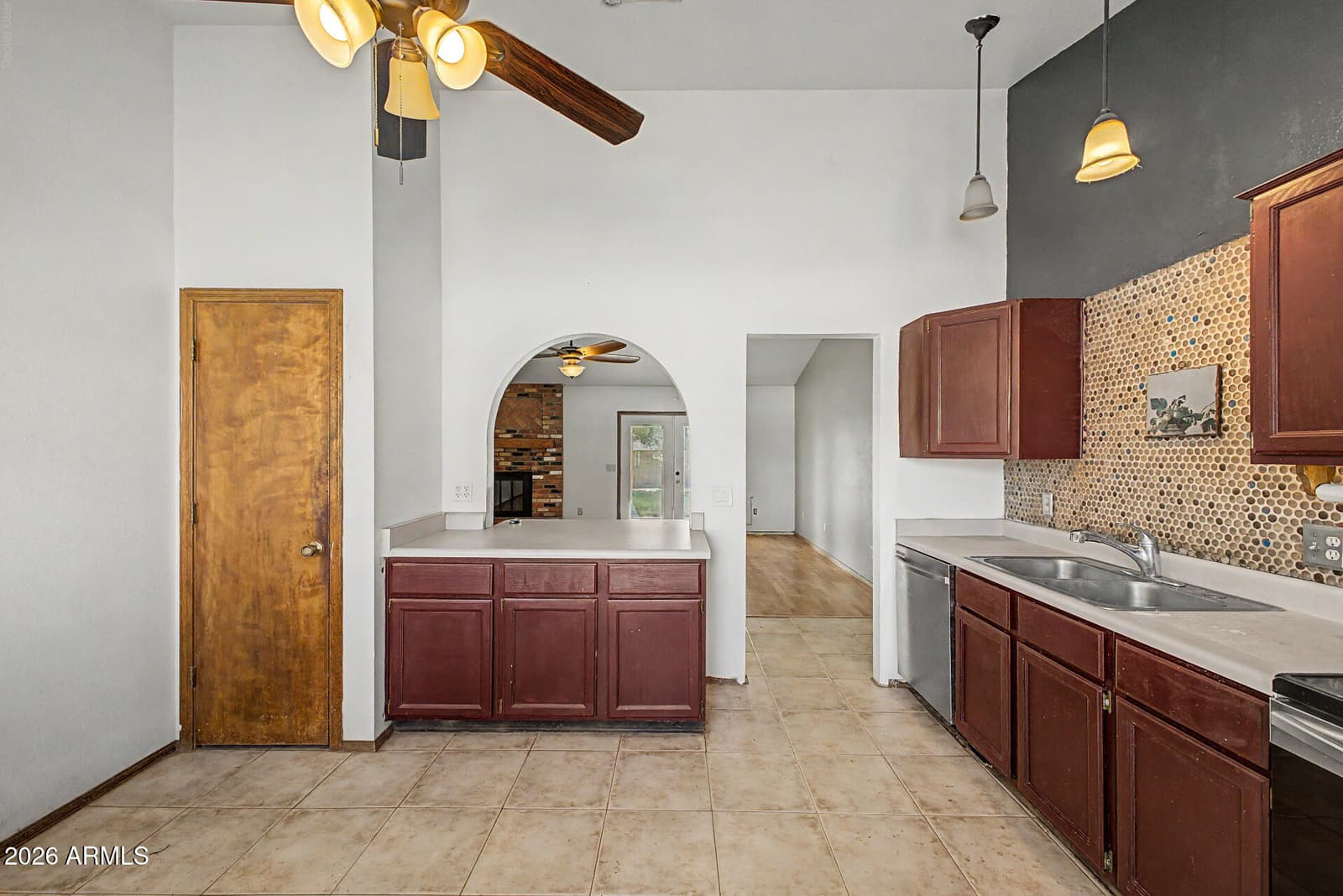 560 S 37th Street, Mesa, AZ 85206 — photo 9 of 20