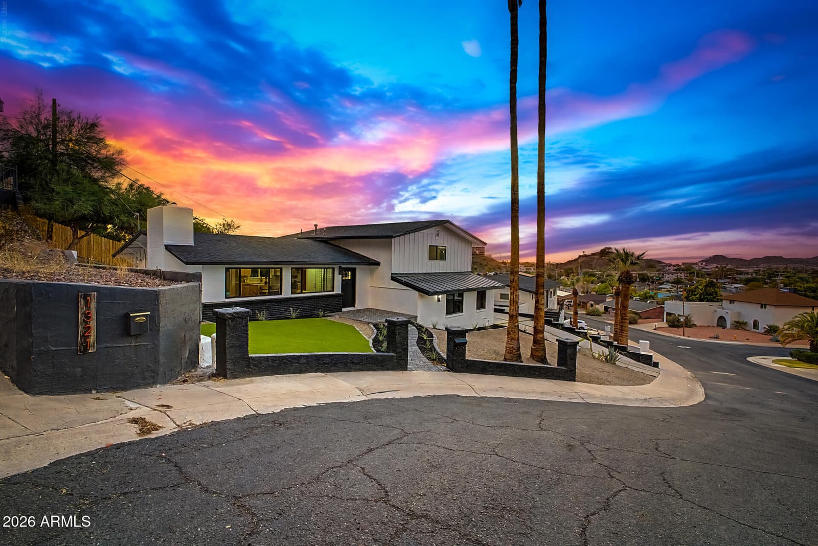 1315 E Echo Lane, Phoenix, AZ 85020 — photo 4 of 93