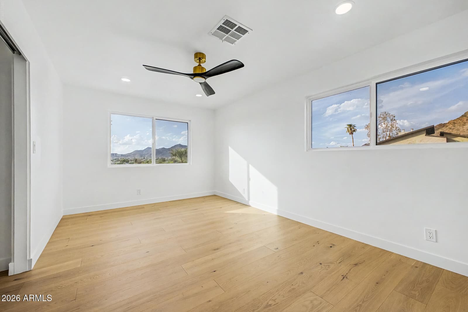 1315 E Echo Lane, Phoenix, AZ 85020 — photo 42 of 93