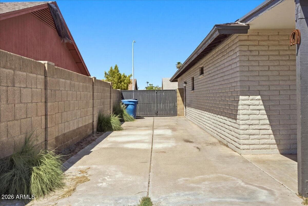 811 W Redfield Road W, Tempe, AZ 85283 — photo 19 of 29
