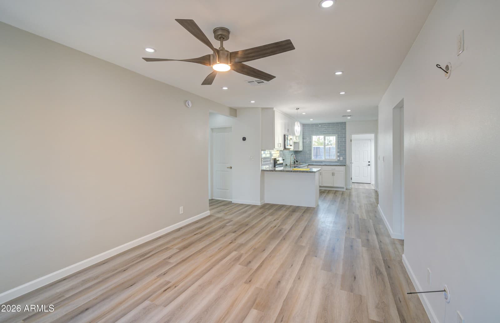 2030 W Monte Vista Road, Phoenix, AZ 85009 — photo 5 of 43
