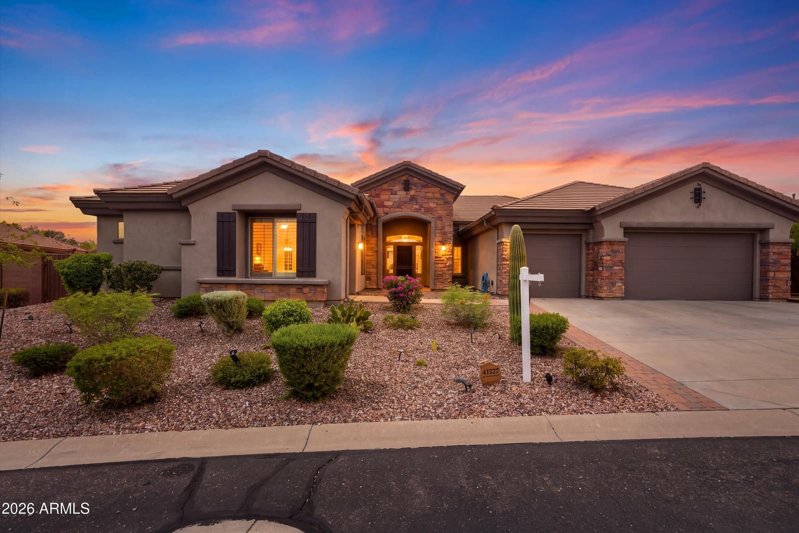 41722 N La Cantera Drive, Phoenix, AZ 85086 — photo 1 of 81