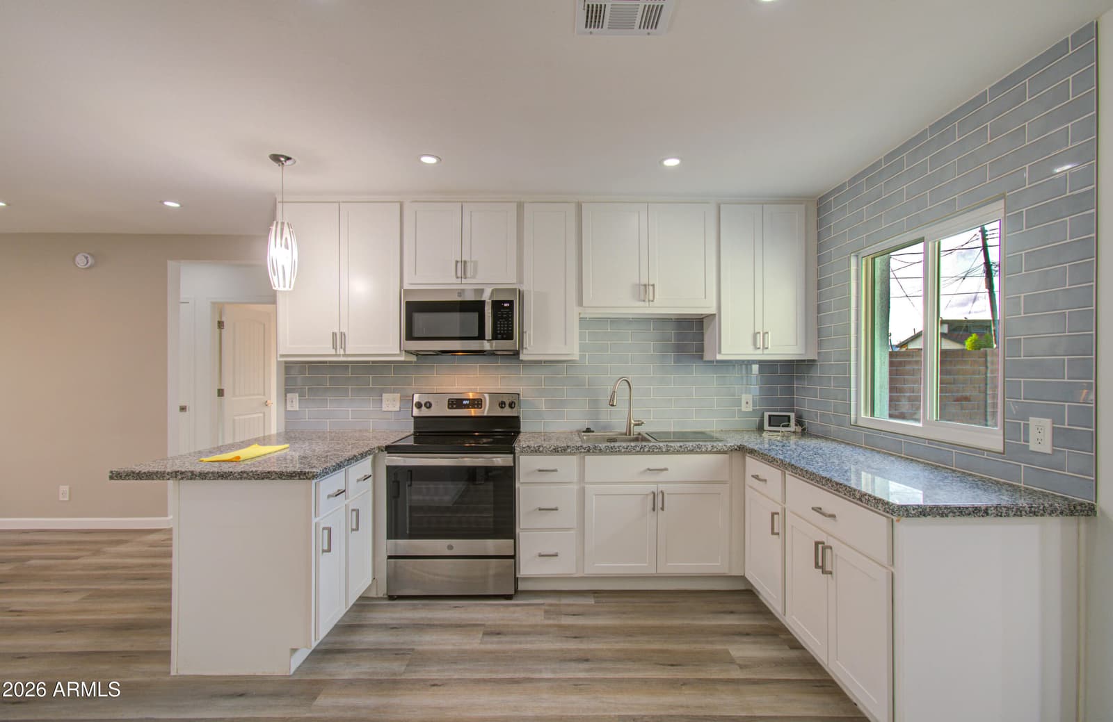 2030 W Monte Vista Road, Phoenix, AZ 85009 — photo 11 of 43