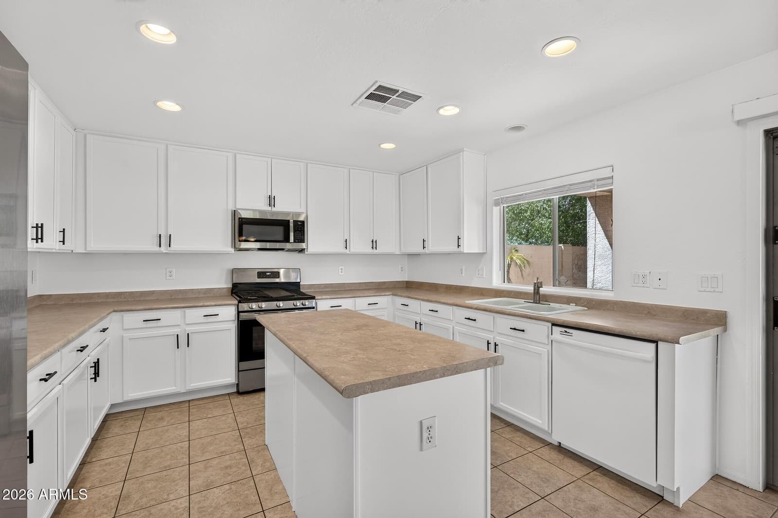 3320 E Elgin Street, Gilbert, AZ 85295 — photo 11 of 44