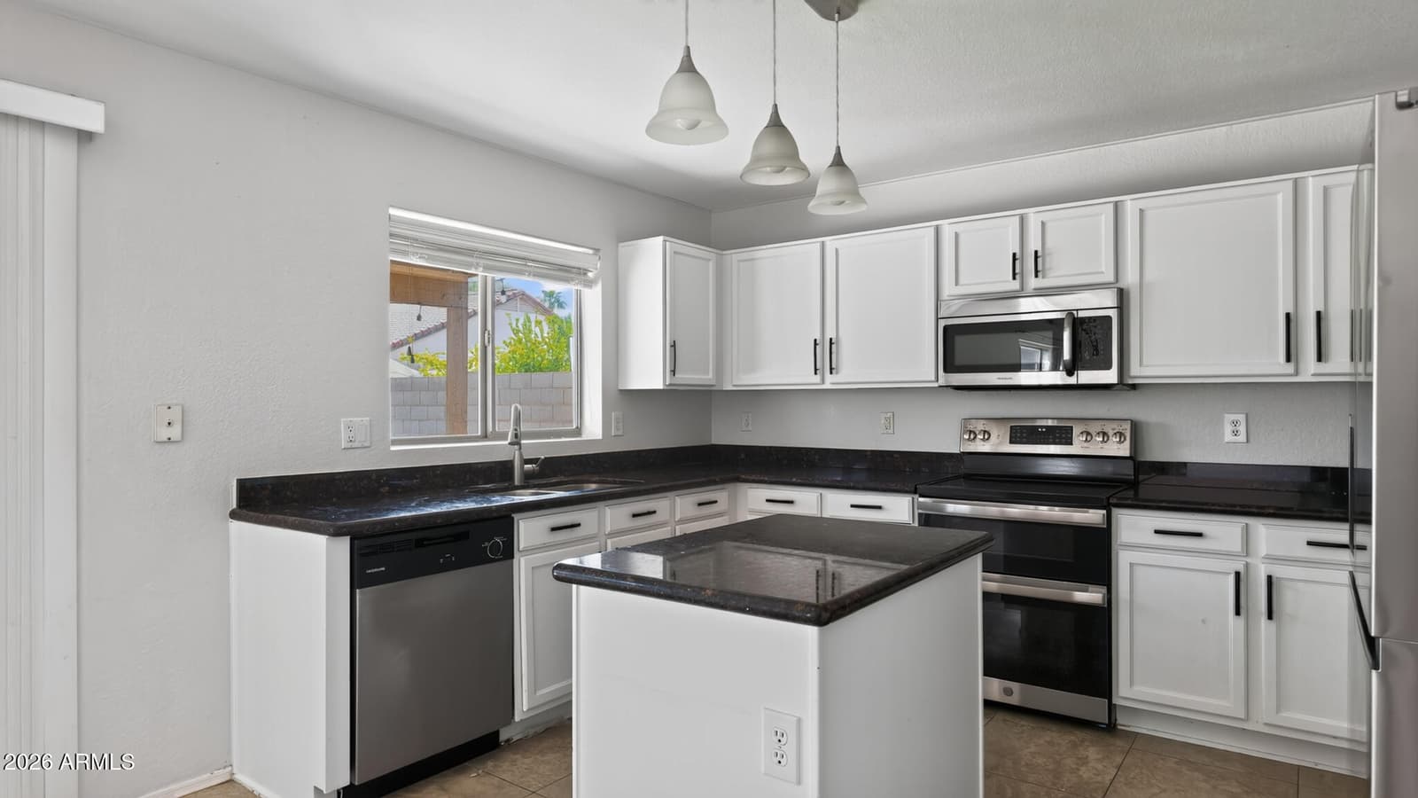 3619 N 104th Drive, Avondale, AZ 85392 — photo 11 of 28