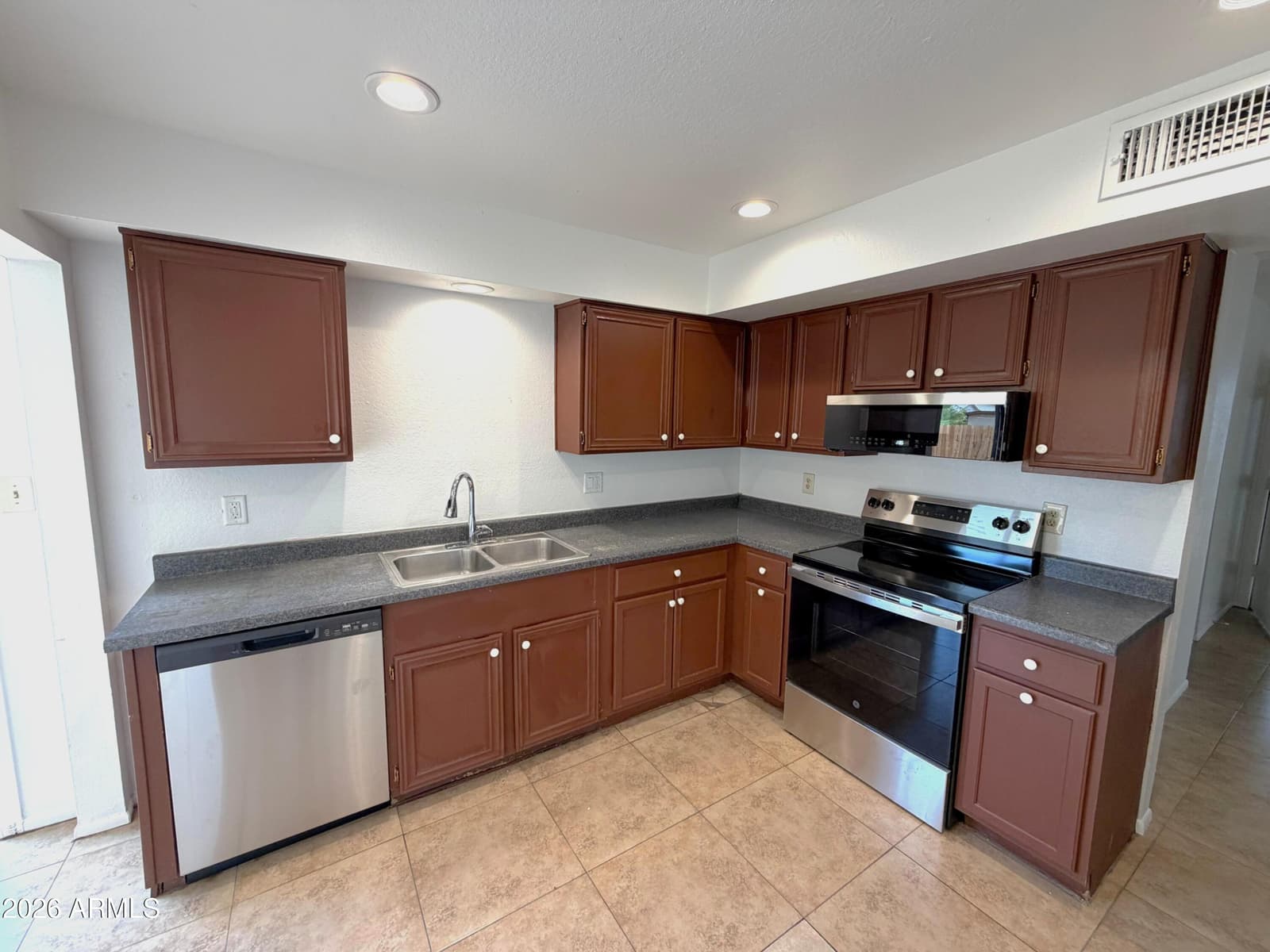 7724 W Pierson Street, Phoenix, AZ 85033 — photo 4 of 16