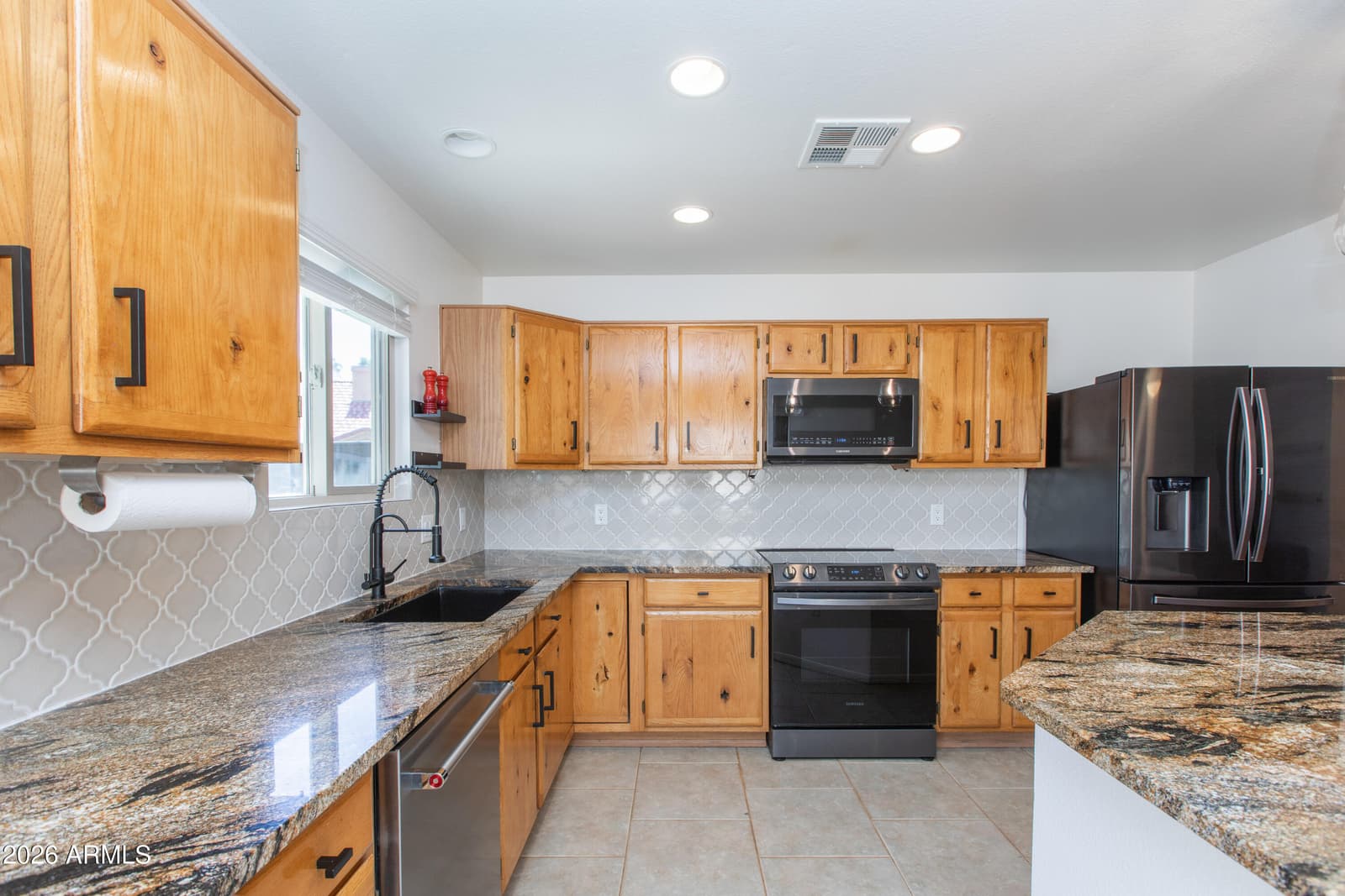 651 N Cobblestone Street, Gilbert, AZ 85234 — photo 8 of 57