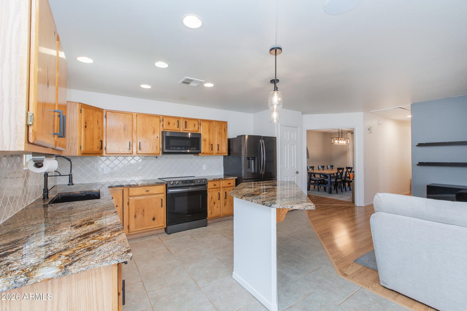 651 N Cobblestone Street, Gilbert, AZ 85234 — photo 10 of 57