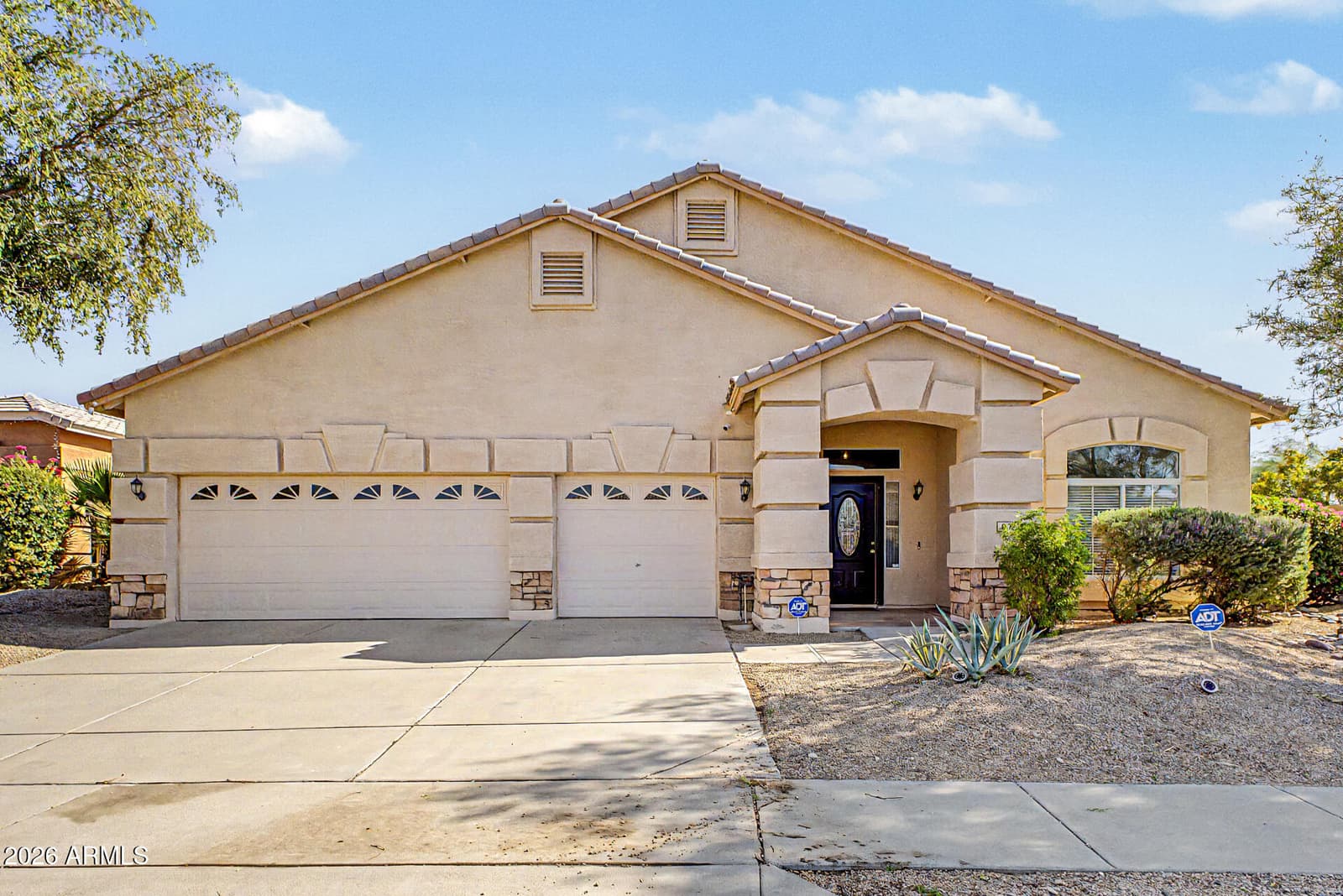 907 E Gary Lane, Phoenix, AZ 85042 — photo 2 of 46