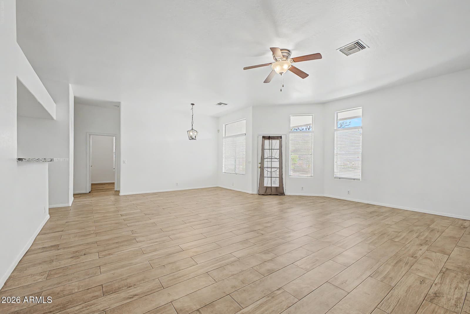 907 E Gary Lane, Phoenix, AZ 85042 — photo 7 of 46