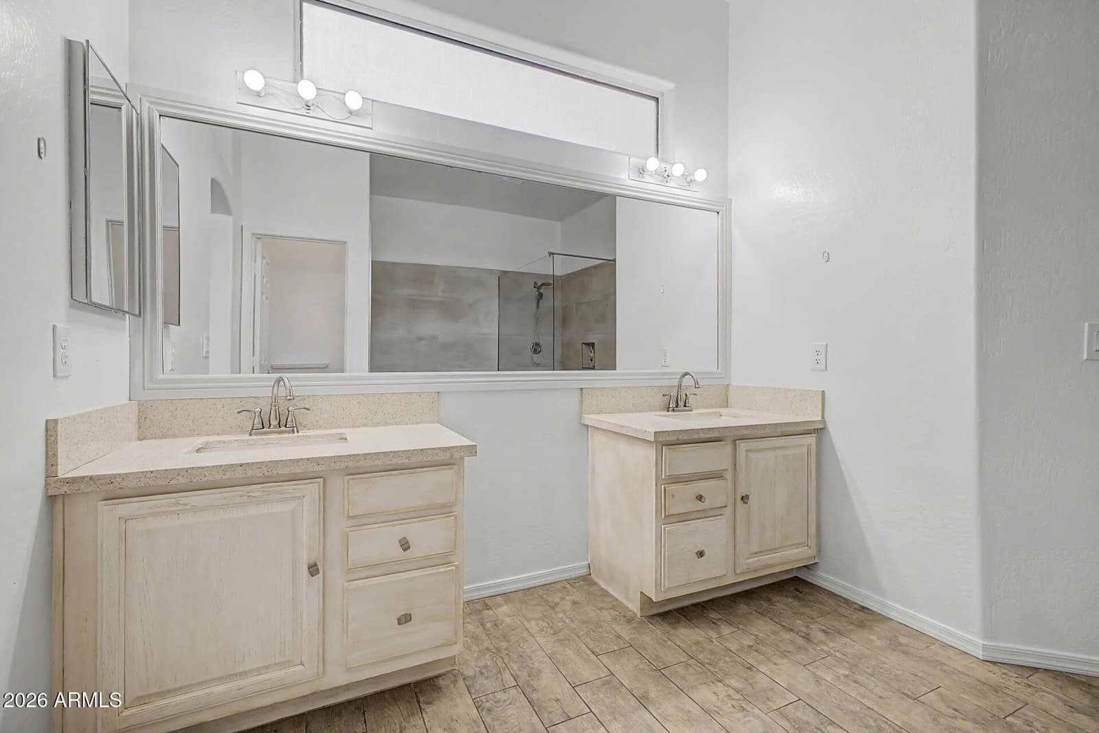 907 E Gary Lane, Phoenix, AZ 85042 — photo 22 of 46