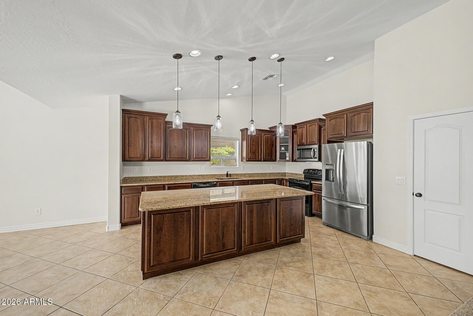4017 E Hashknife Road, Phoenix, AZ 85050 — photo 13 of 38