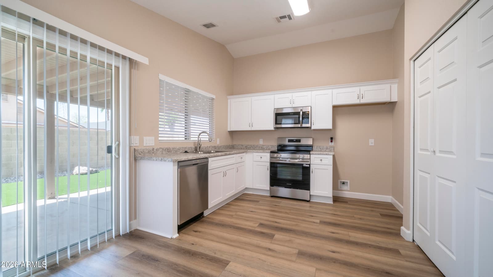 4011 W Chama Drive, Glendale, AZ 85310 — photo 6 of 24