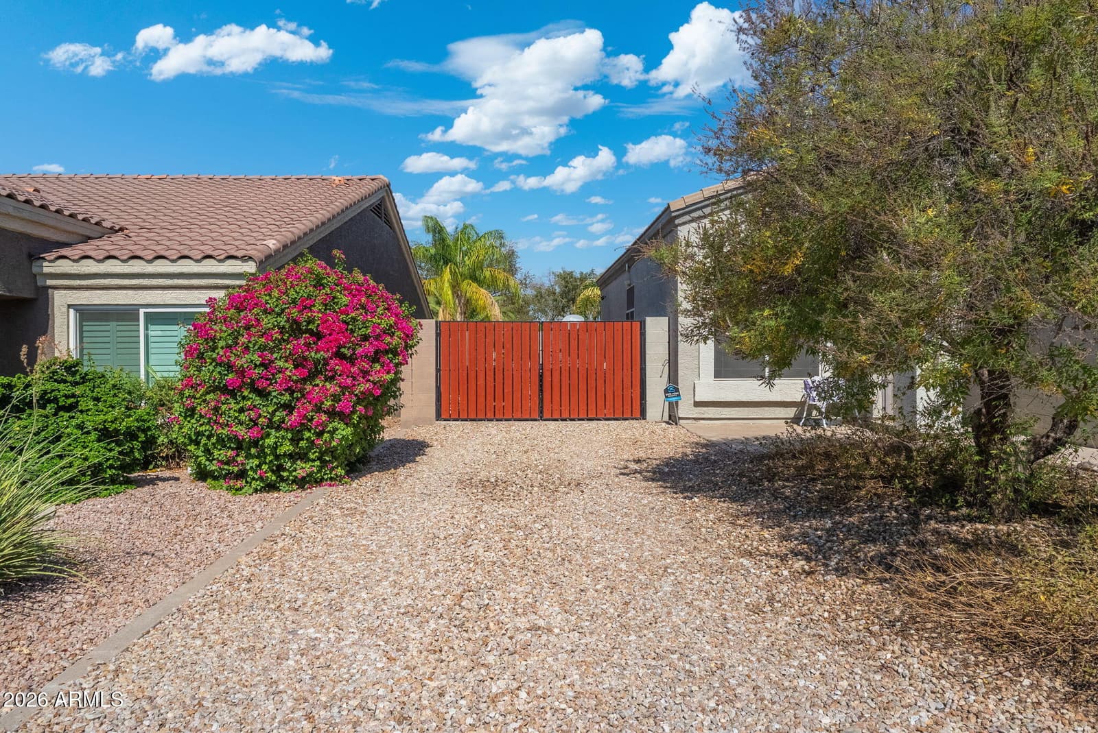 732 S Valle Verde, Mesa, AZ 85208 — photo 3 of 48