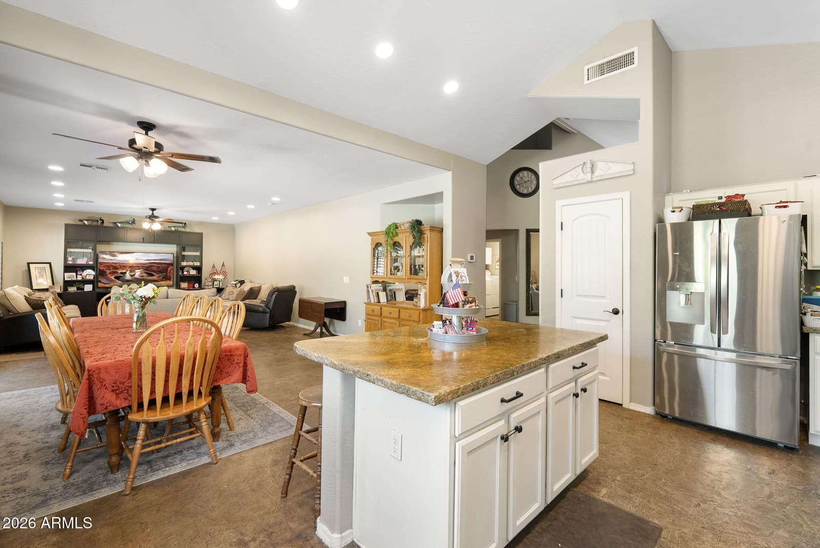 732 S Valle Verde, Mesa, AZ 85208 — photo 8 of 48