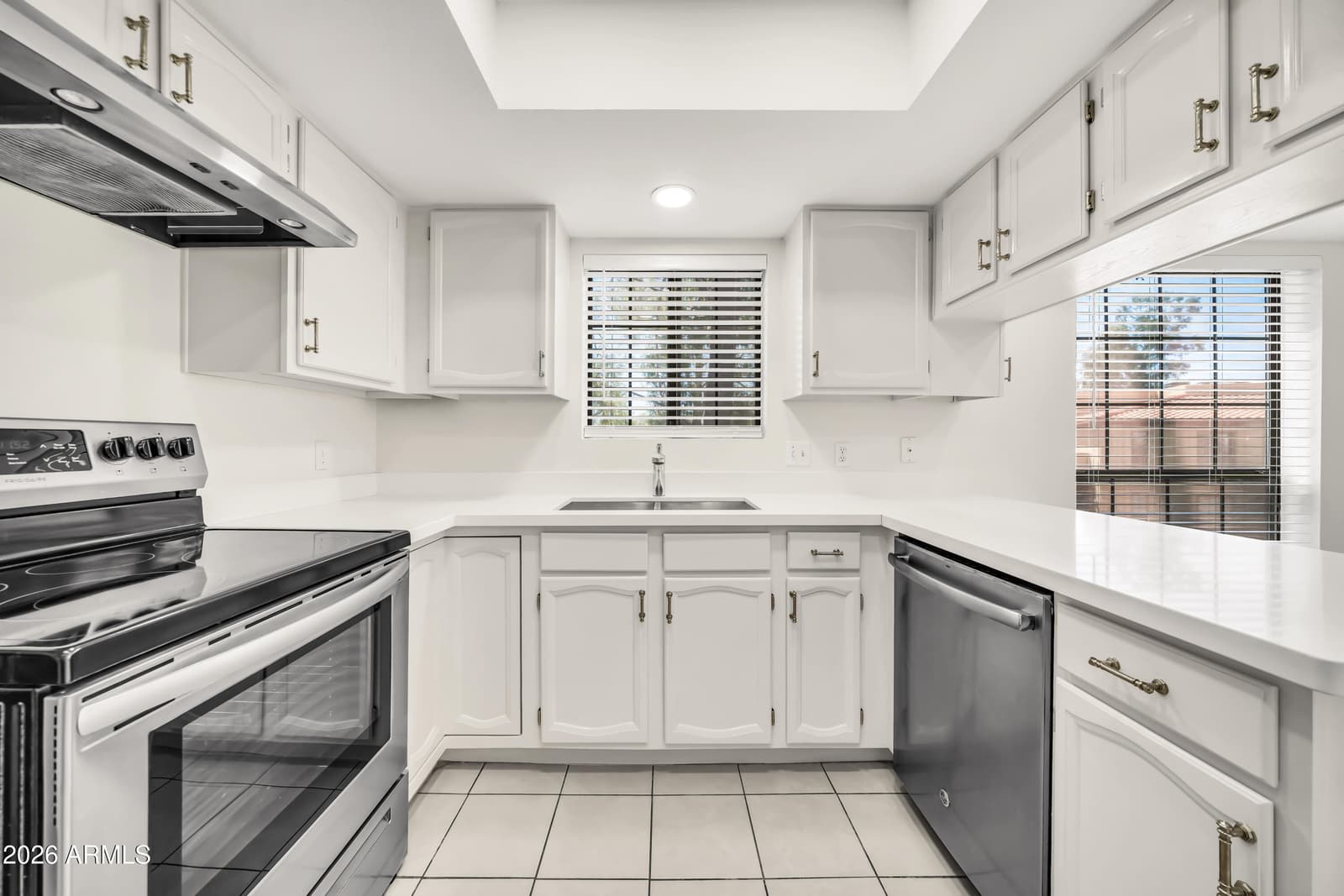 8302 N 21st Drive L201, Phoenix, AZ 85021 — photo 10 of 43