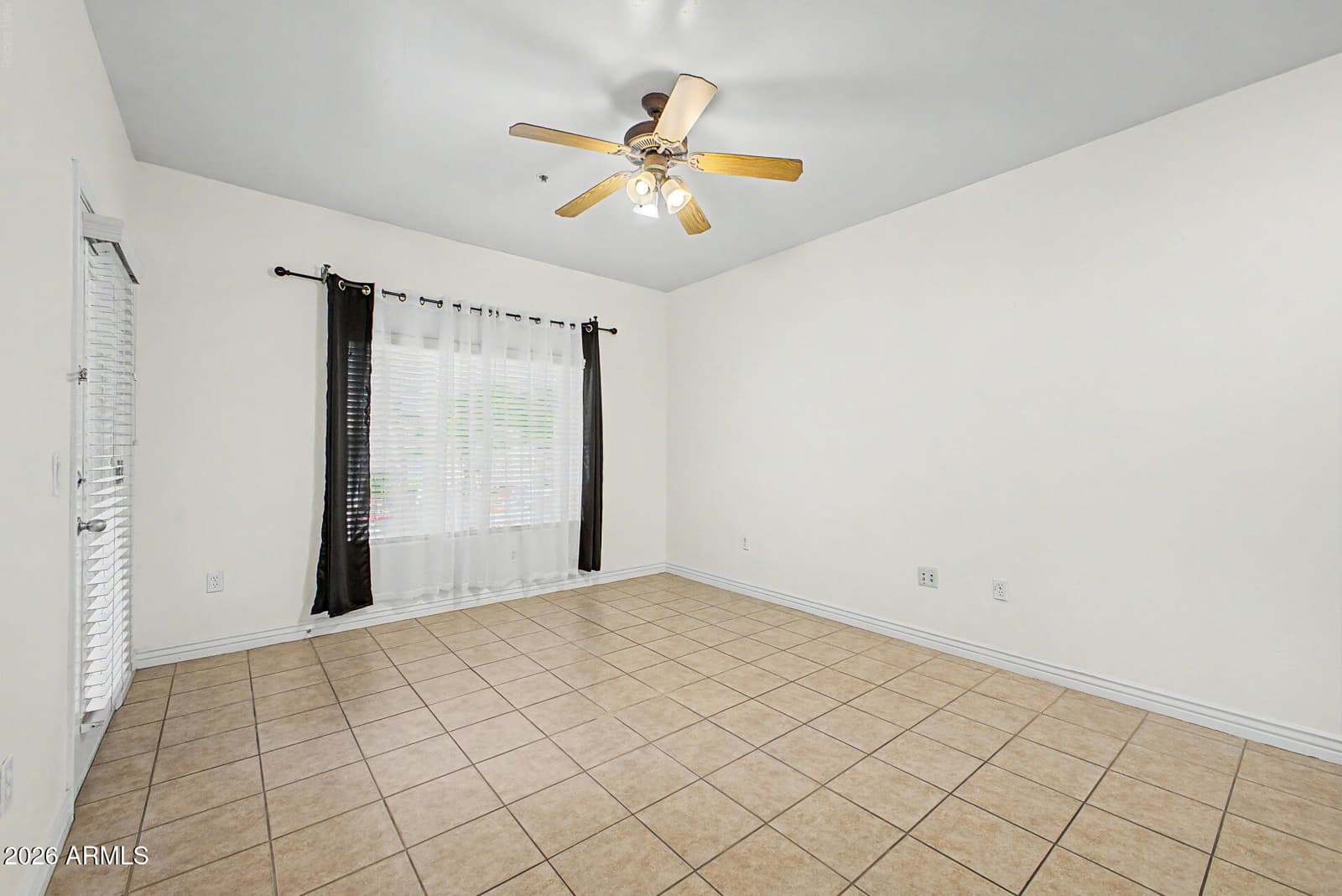 5450 E Deer Valley Drive 1223, Phoenix, AZ 85054 — photo 6 of 59