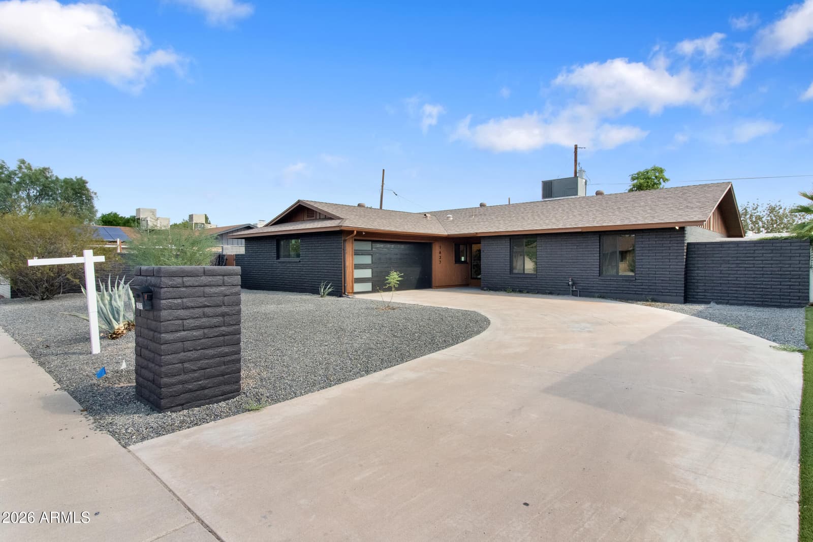 1637 W Griswold Road, Phoenix, AZ 85021 — photo 1 of 60