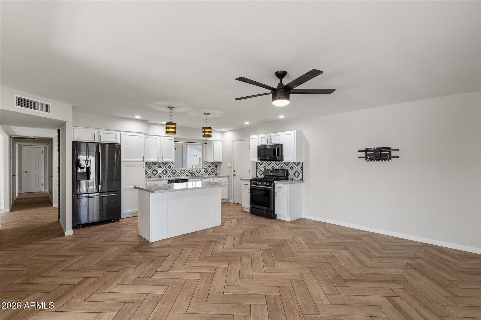 3127 W Yucca Street, Phoenix, AZ 85029 — photo 5 of 25