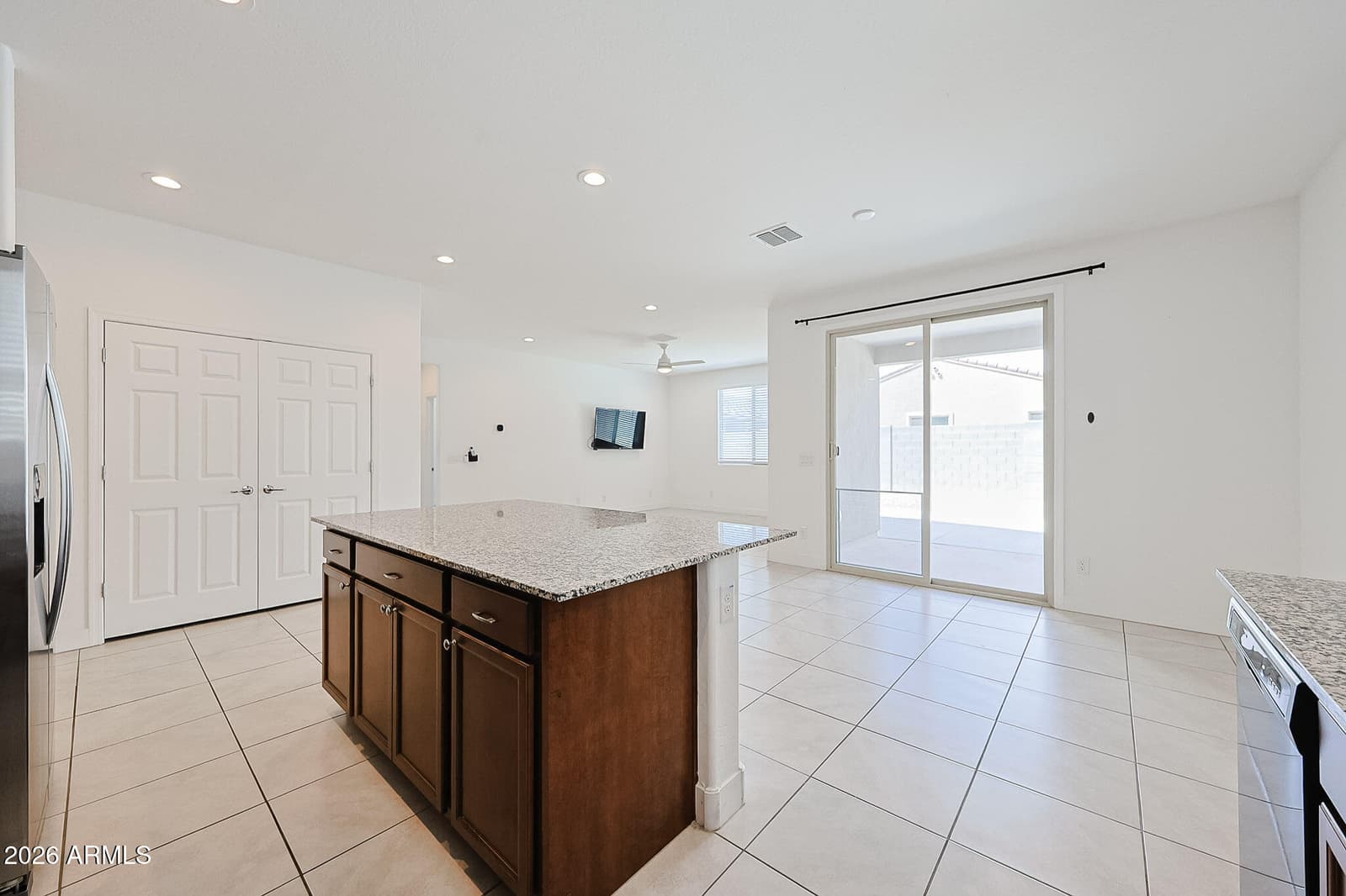 10966 W Melvin Street, Avondale, AZ 85323 — photo 7 of 47