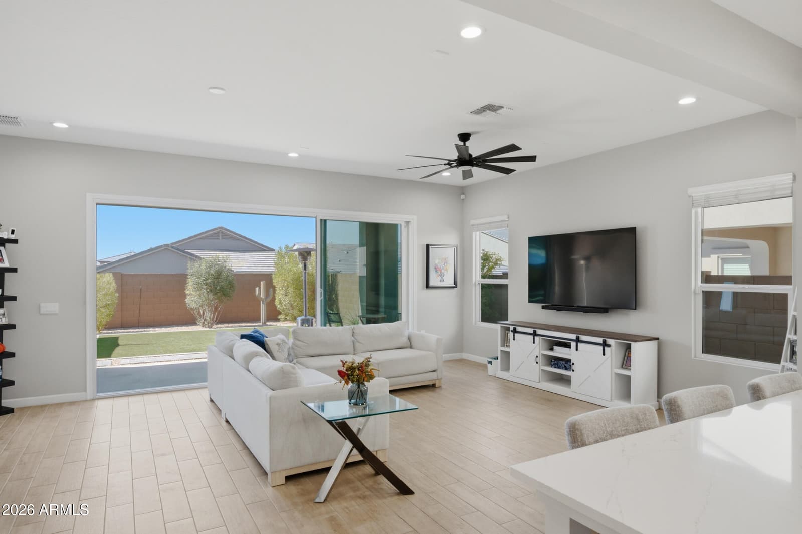 6035 E Quail Avenue, Phoenix, AZ 85054 — photo 3 of 47