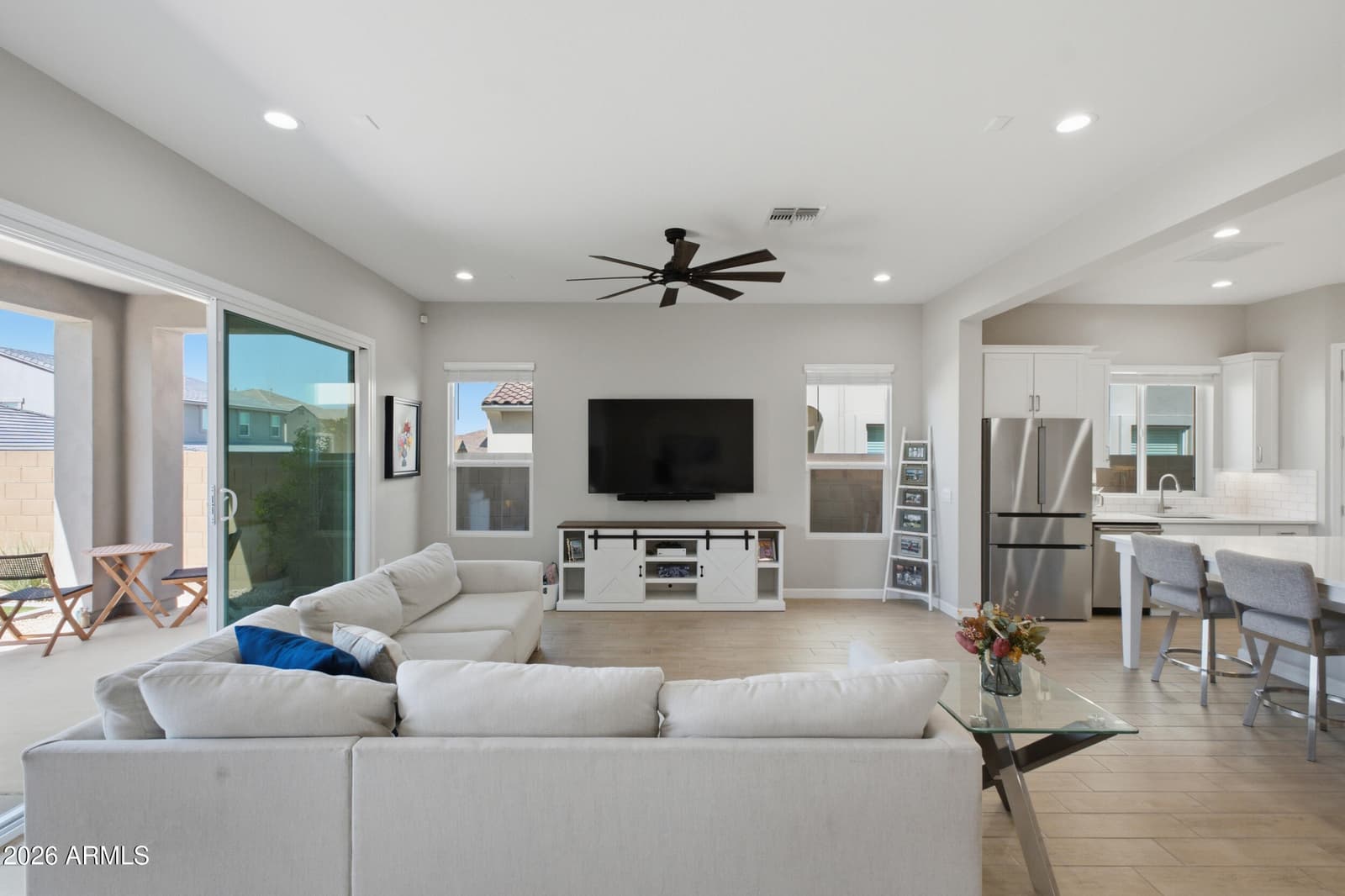 6035 E Quail Avenue, Phoenix, AZ 85054 — photo 5 of 47