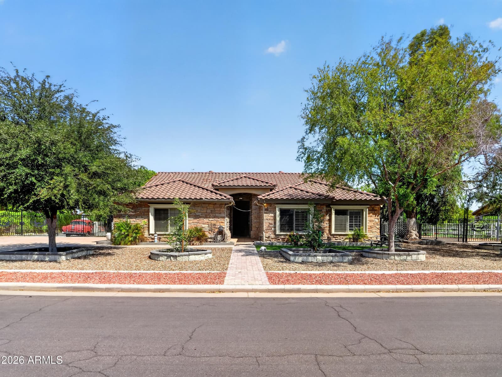 5723 N 106 Avenue N, Glendale, AZ 85307 — photo 1 of 65