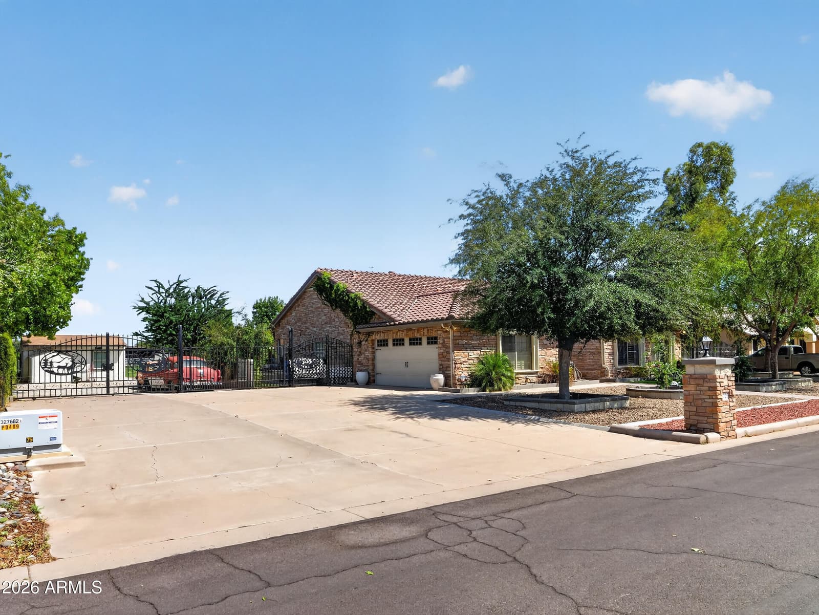 5723 N 106 Avenue N, Glendale, AZ 85307 — photo 7 of 65