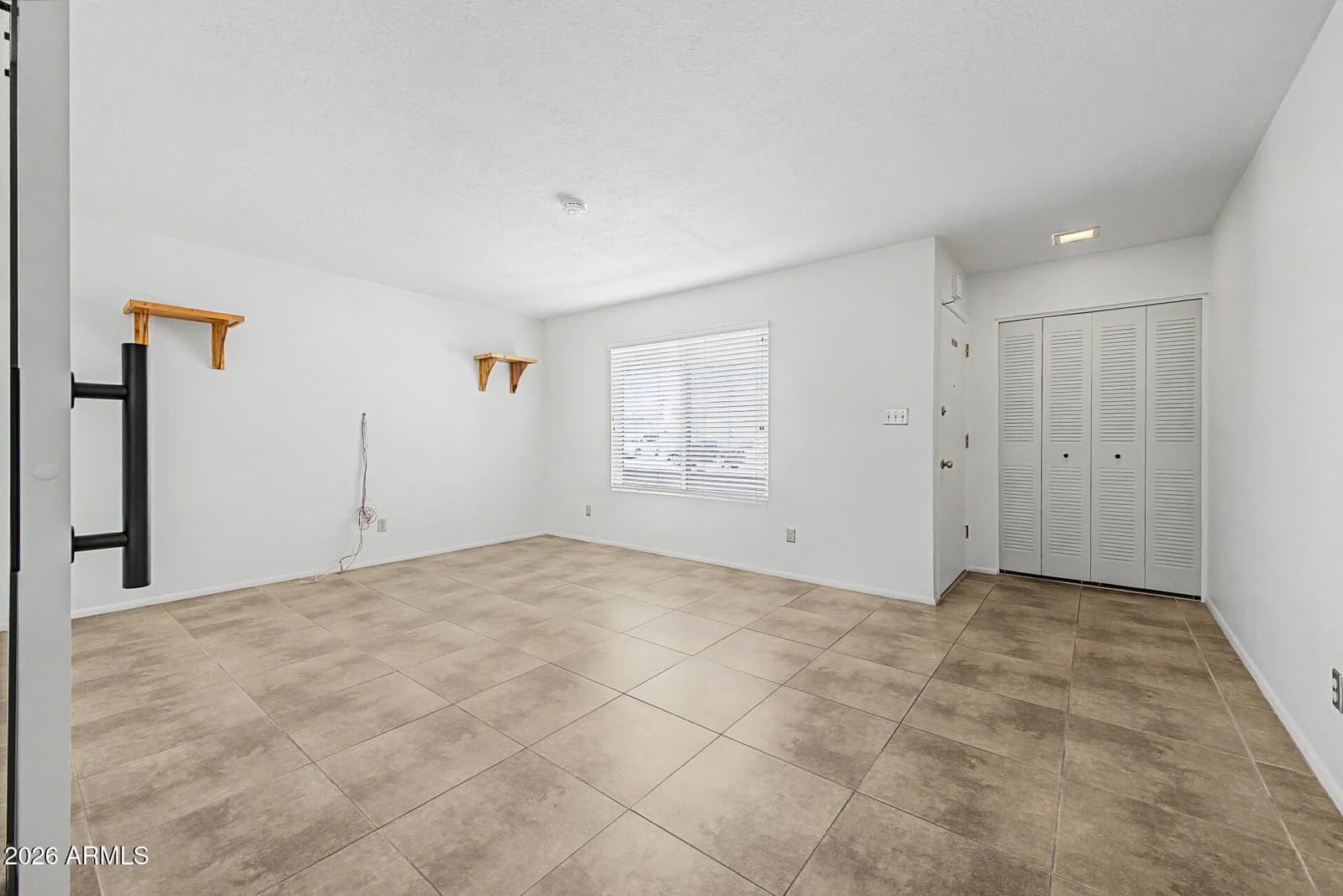 3327 W Mountain View Road, Phoenix, AZ 85051 — photo 5 of 32