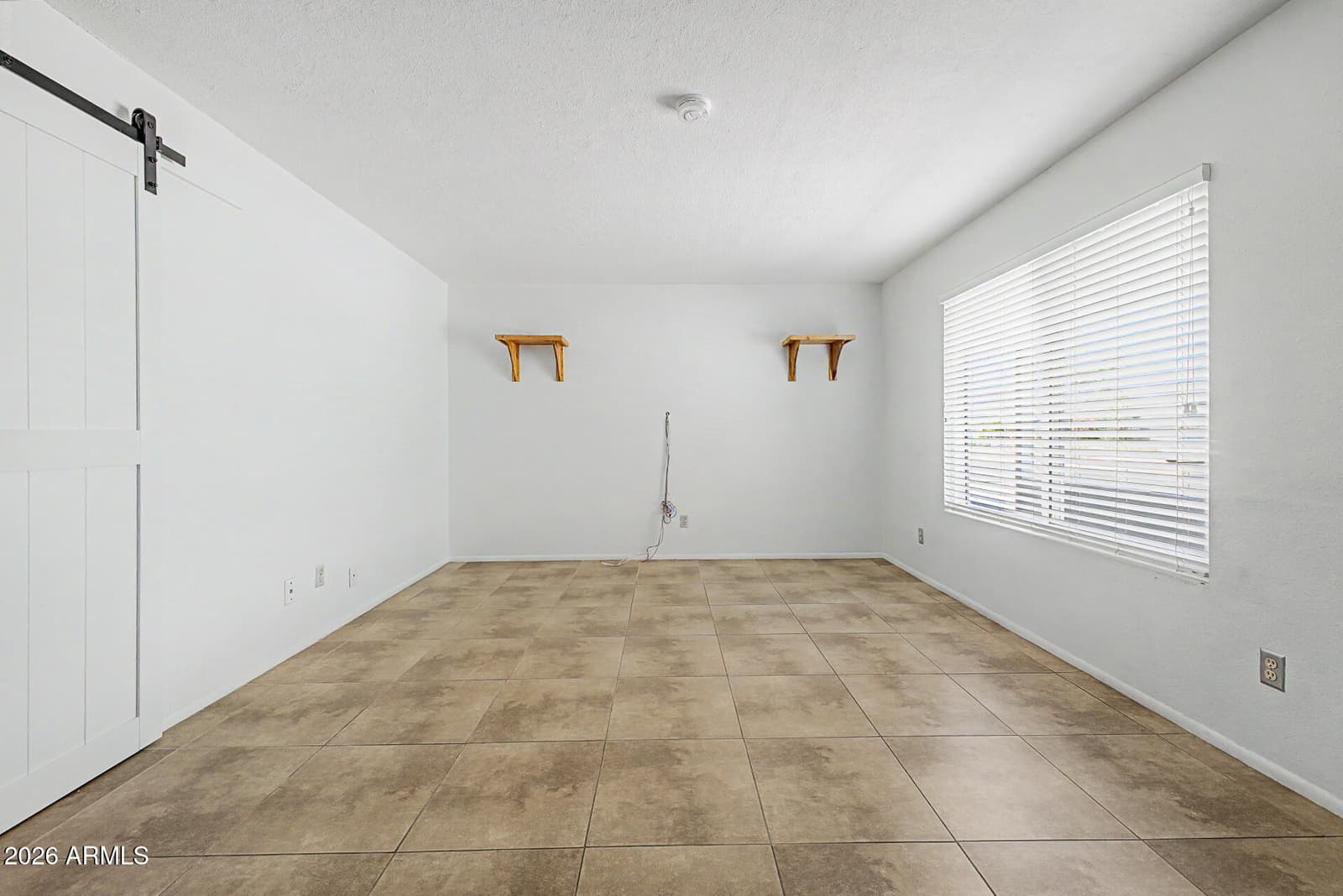 3327 W Mountain View Road, Phoenix, AZ 85051 — photo 7 of 32