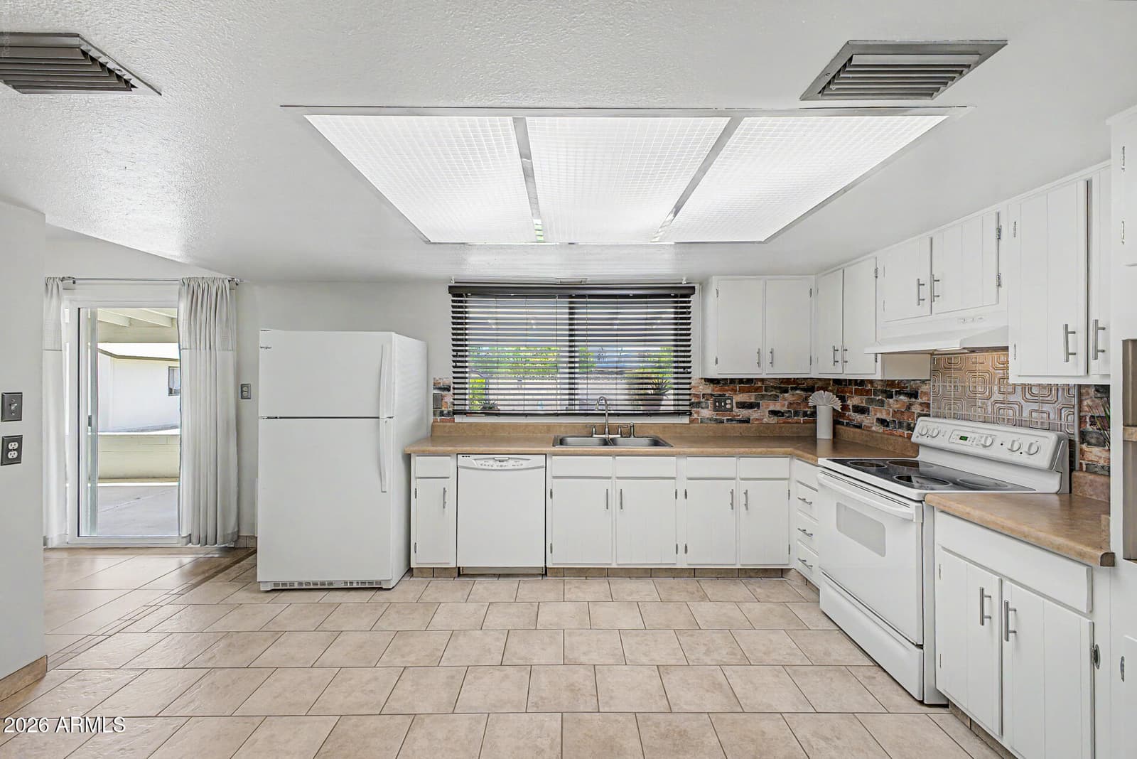 3327 W Mountain View Road, Phoenix, AZ 85051 — photo 11 of 32