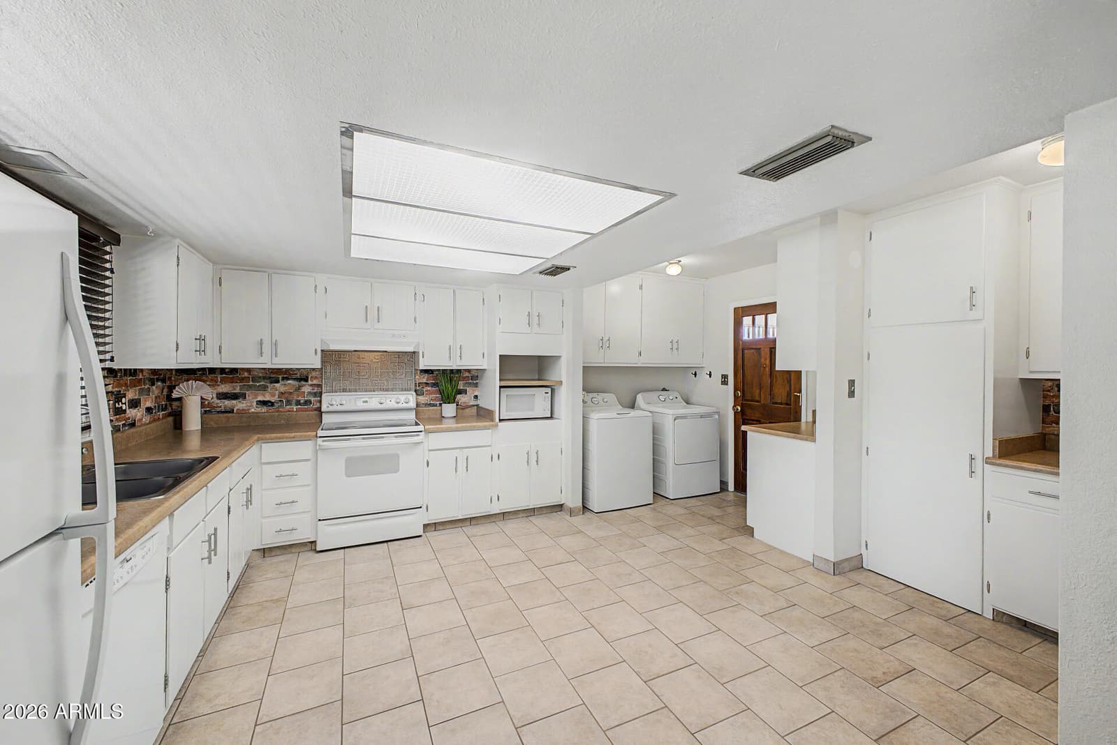 3327 W Mountain View Road, Phoenix, AZ 85051 — photo 12 of 32