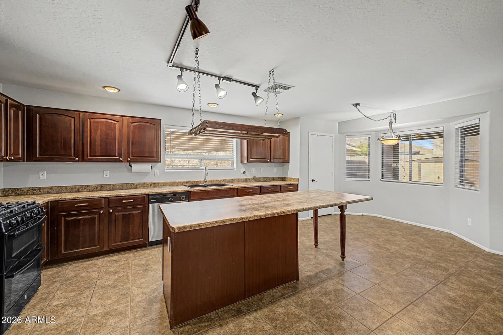 37947 N Luke Lane, San Tan Valley, AZ 85140 — photo 16 of 41