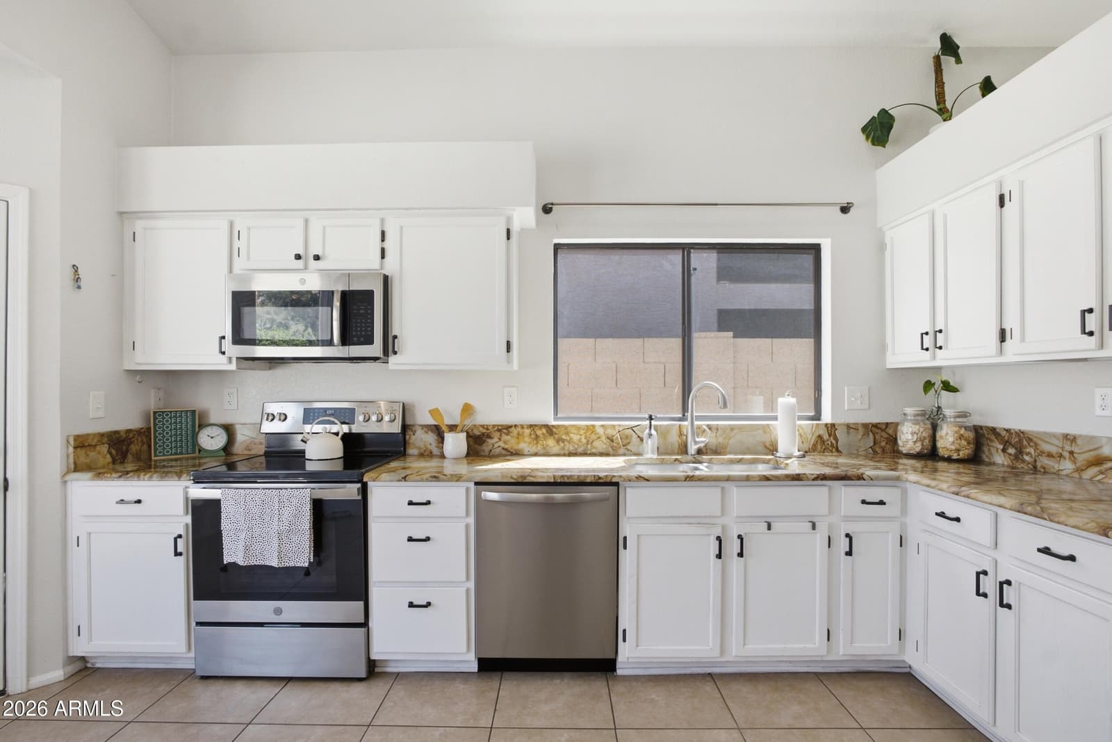 10730 W Flower Street, Avondale, AZ 85392 — photo 11 of 39