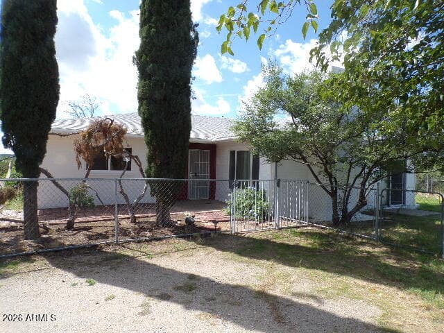 564 E Noble Drive, Globe, AZ 85501 — photo 1 of 34