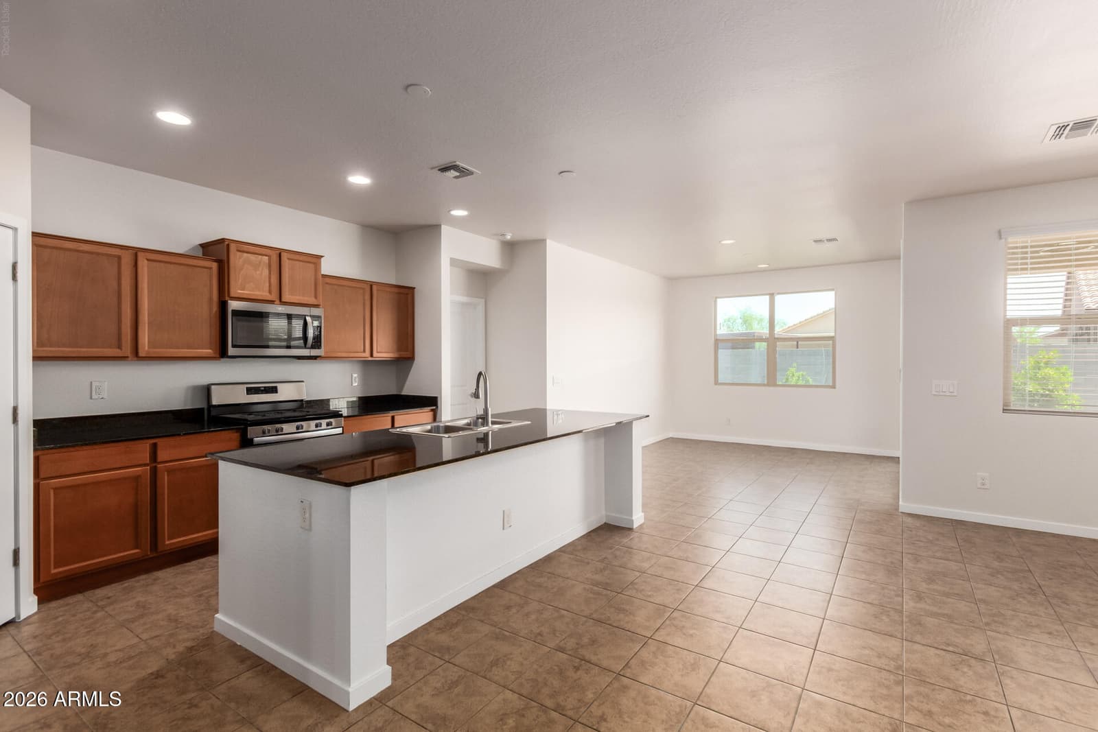 4123 S 97th Drive, Tolleson, AZ 85353 — photo 6 of 32