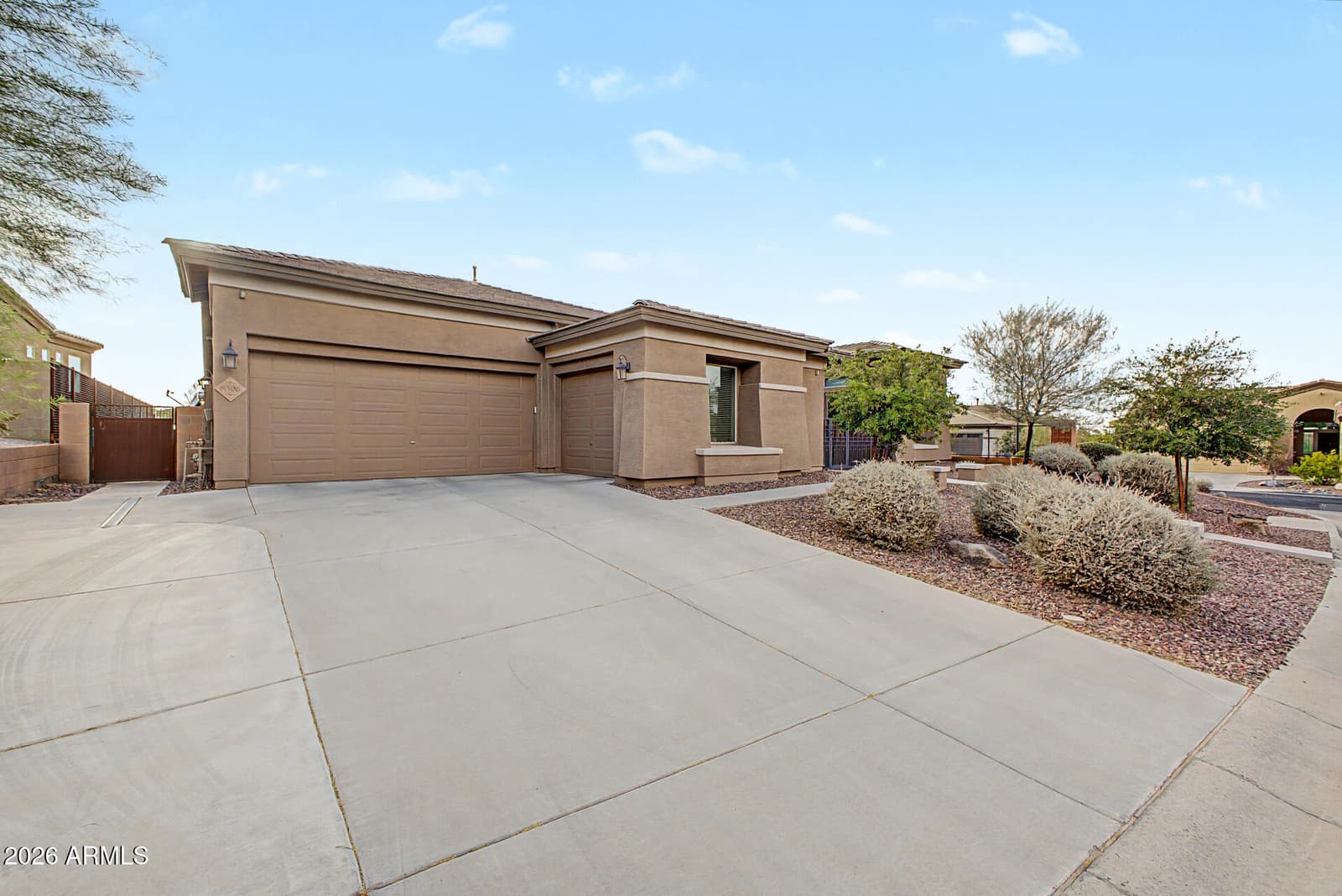 8506 S 29th Way, Phoenix, AZ 85042 — photo 2 of 56