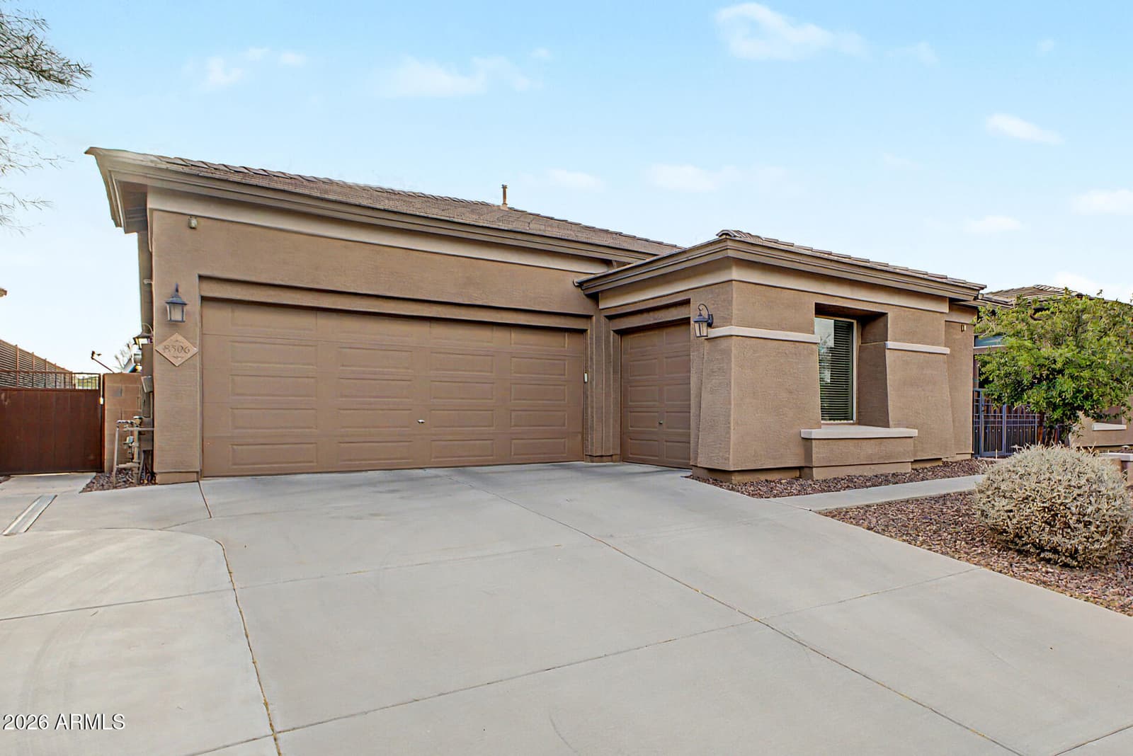 8506 S 29th Way, Phoenix, AZ 85042 — photo 3 of 56