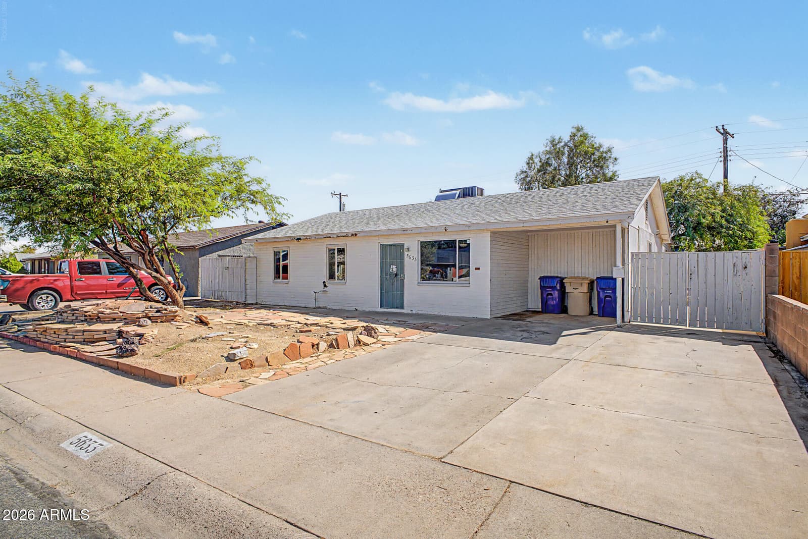 5633 N 63rd Drive, Glendale, AZ 85301 — photo 4 of 35
