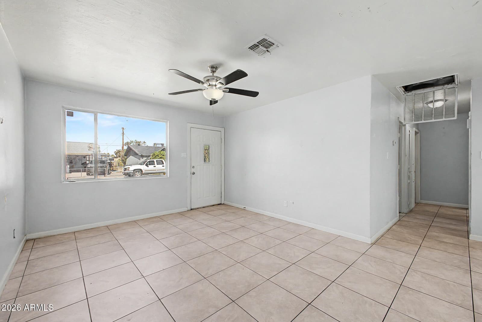 5633 N 63rd Drive, Glendale, AZ 85301 — photo 7 of 35